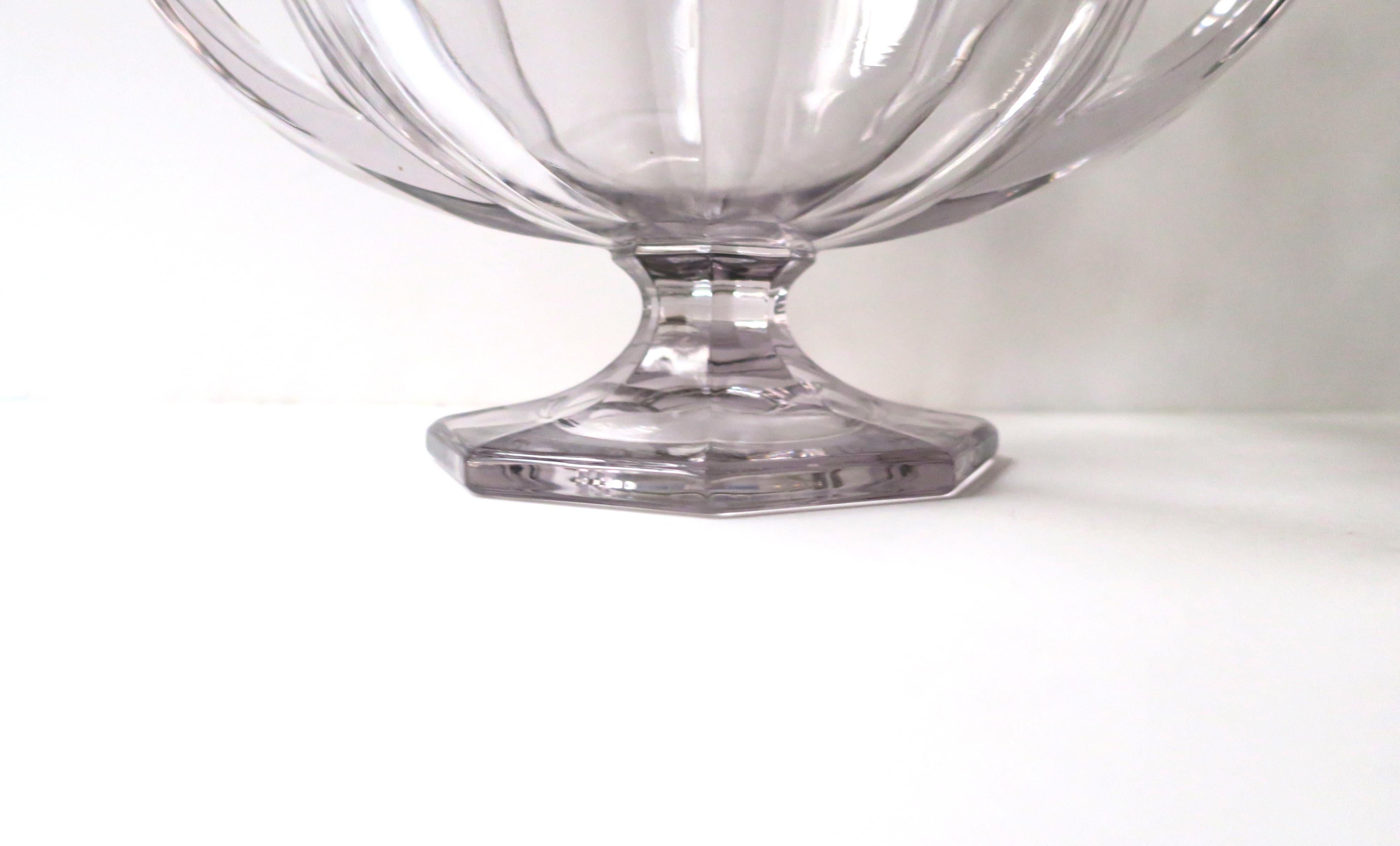 Glass Urn with Scalloped Edge For Sale 6