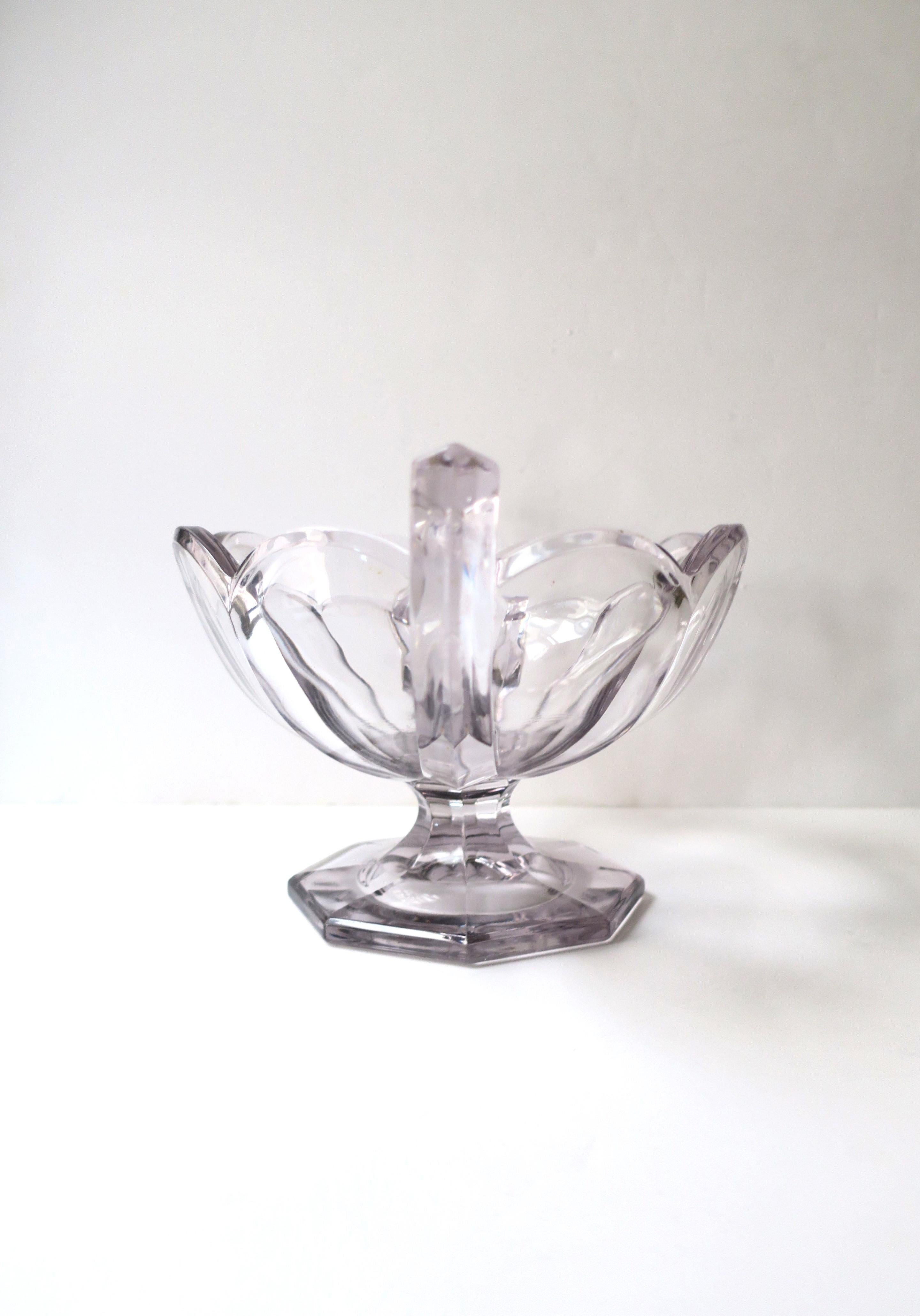 Glass Urn with Scalloped Edge For Sale 3