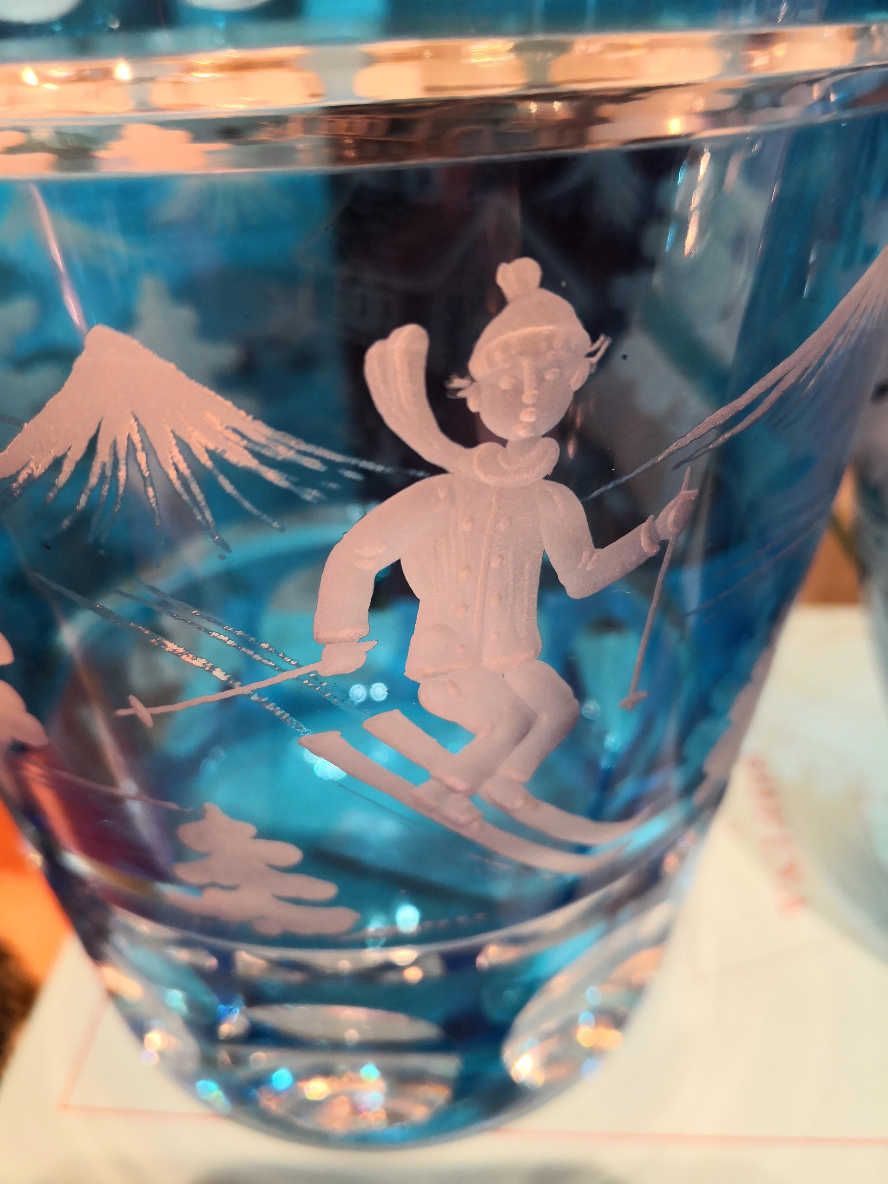 XXIe siècle et contemporain Vase en verre bleu en cristal avec décor de jupe Sofina Boutique Kitzbuehel en vente