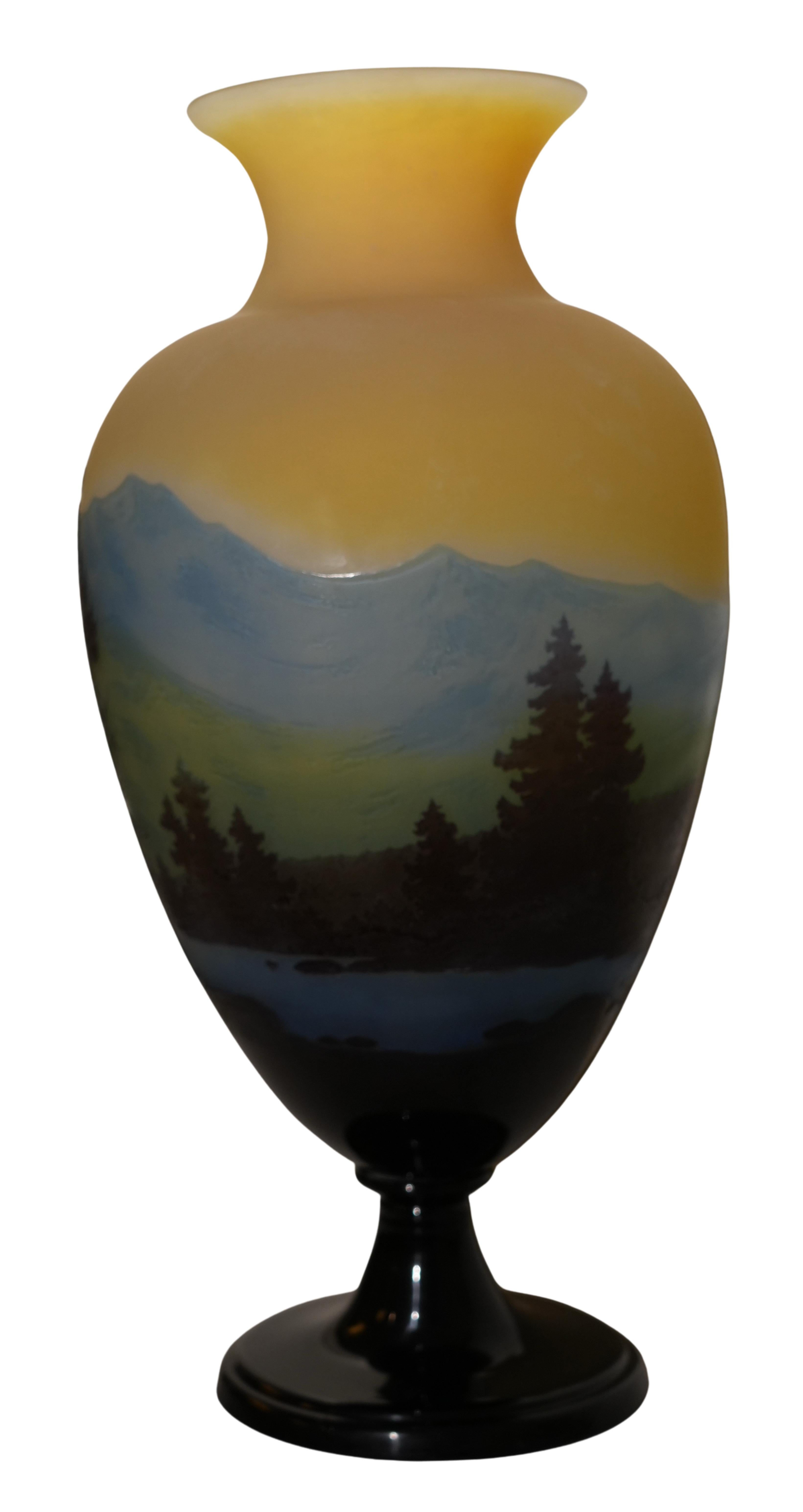 XX secolo Vaso di vetro di Émile Gallé in vendita