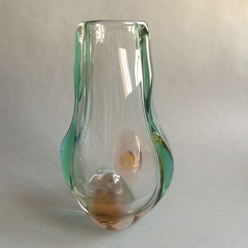 Glass vase by JOSEF HOSPODKA for Chribsa Glas. 1950 - 1959 For Sale 2