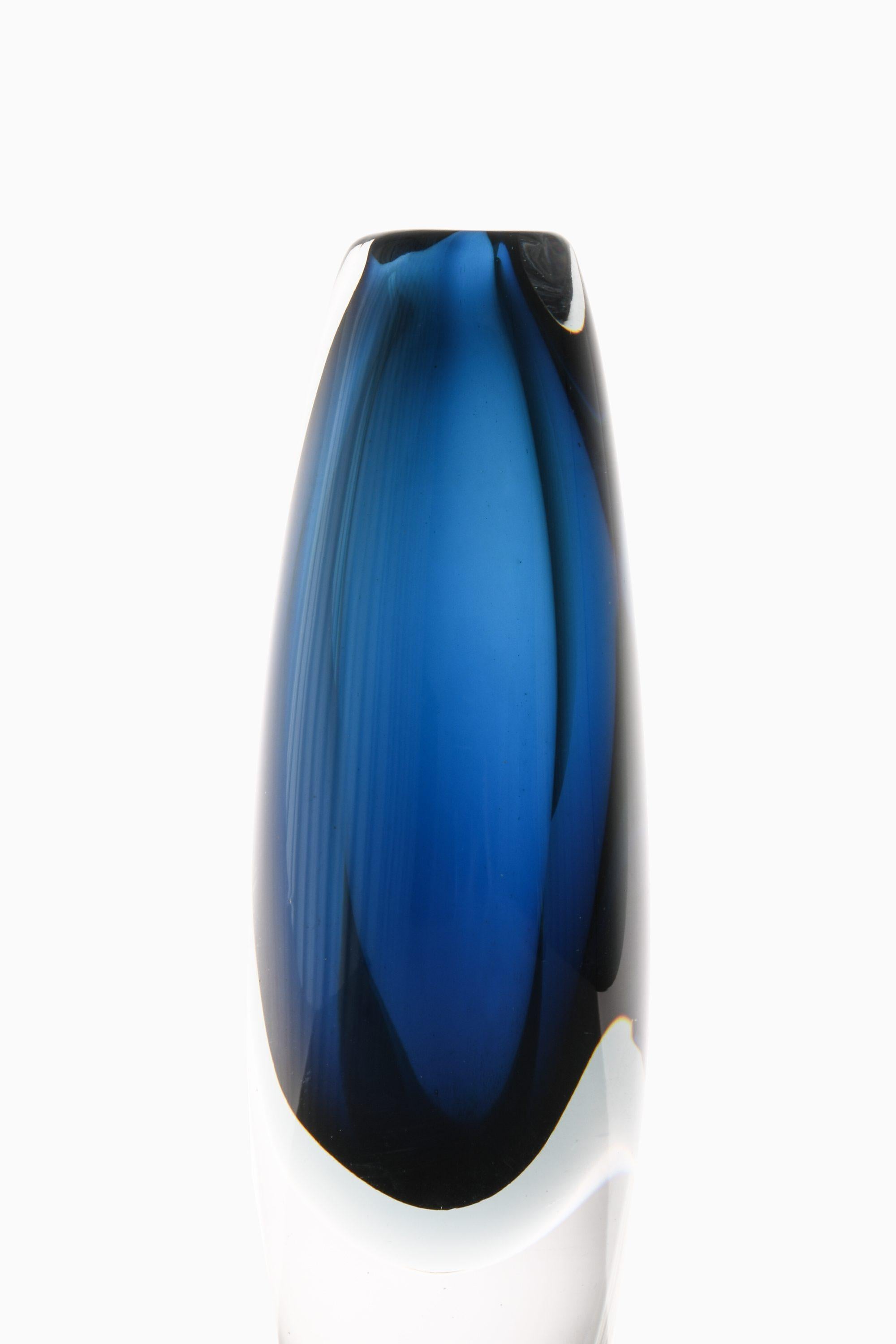 Scandinavian Modern Glass Vase by Vicke Lindstrand, 1960's For Sale