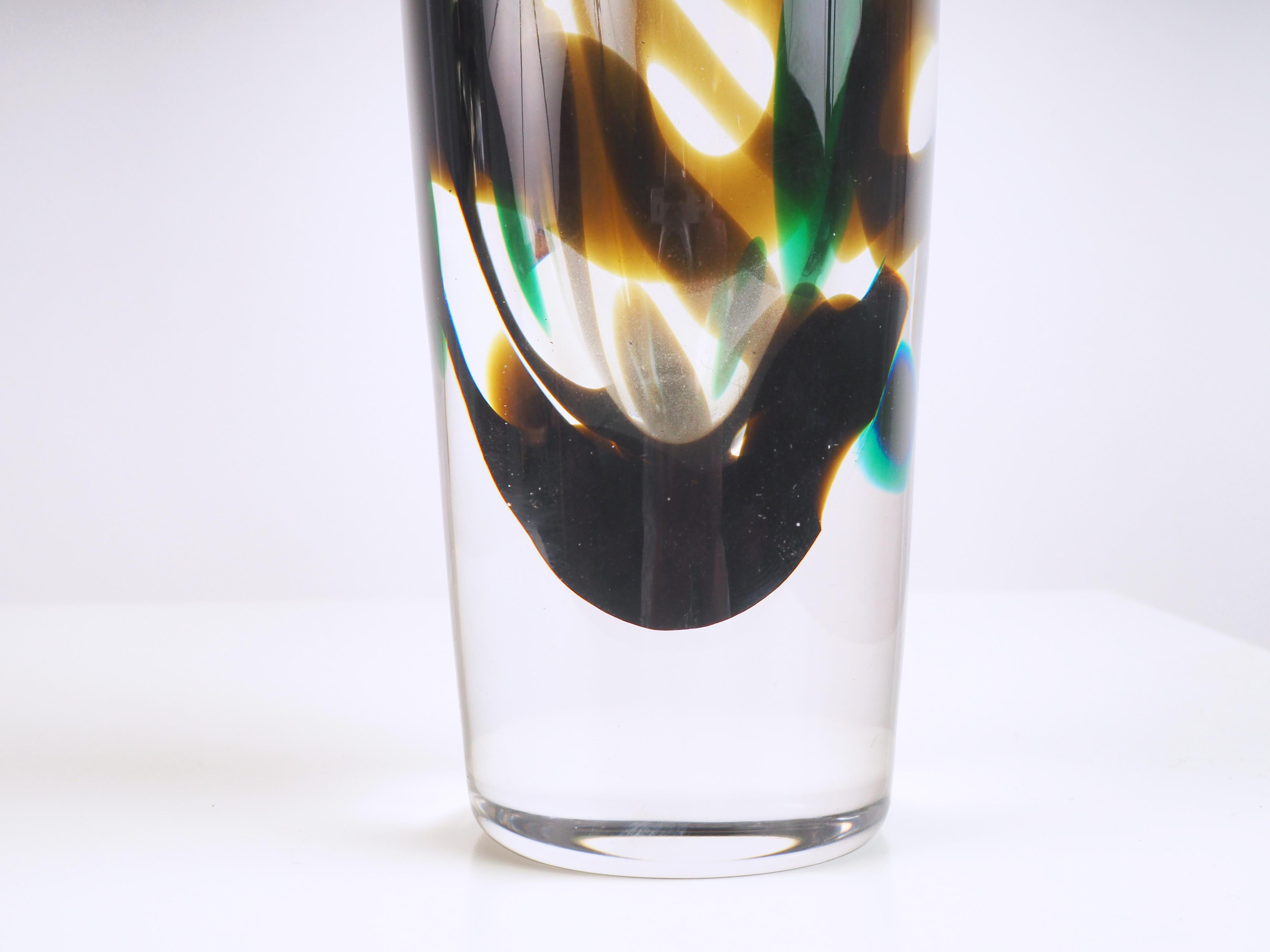 Vase aus Glasglas von Vicke Lindstrand aus Kosta, Schweden (Schwedisch) im Angebot