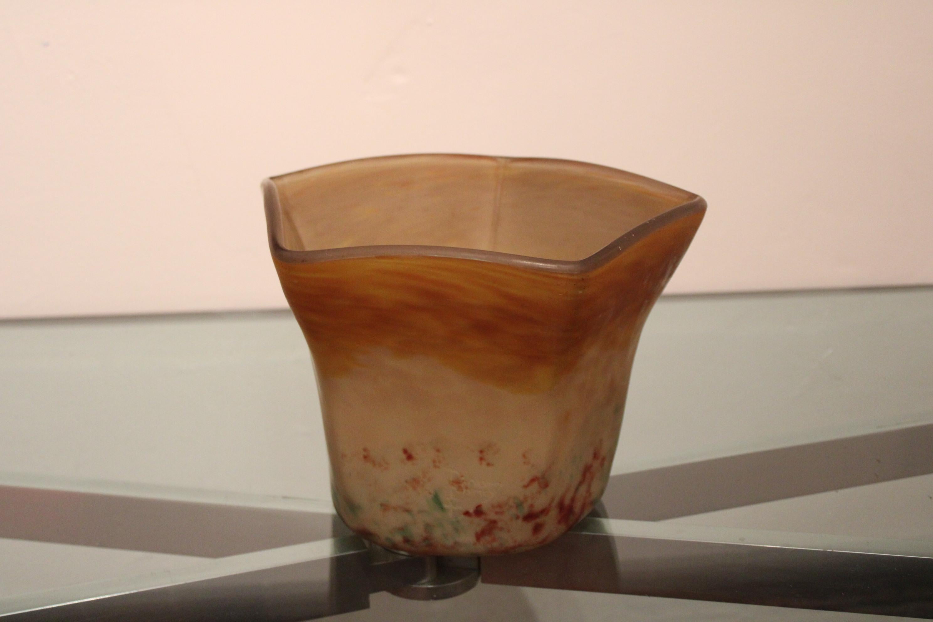 Daum glass vase
Pentagon shape
Signed DAUM NANCY.