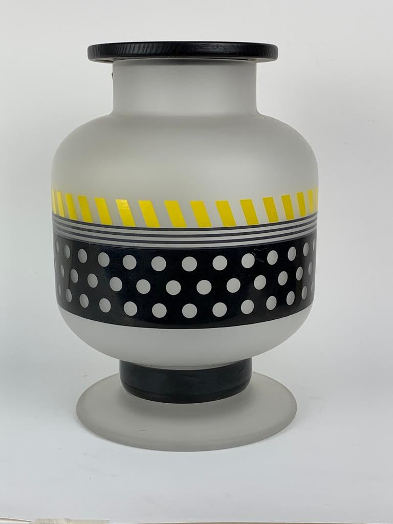 Glass vase from Ettore Sottsass In Excellent Condition For Sale In Firenze, Toscana