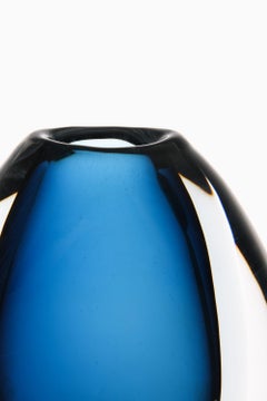 Vase aus Glasglas in Dunkelblau von Vicke Lindstrand, 1960er Jahre