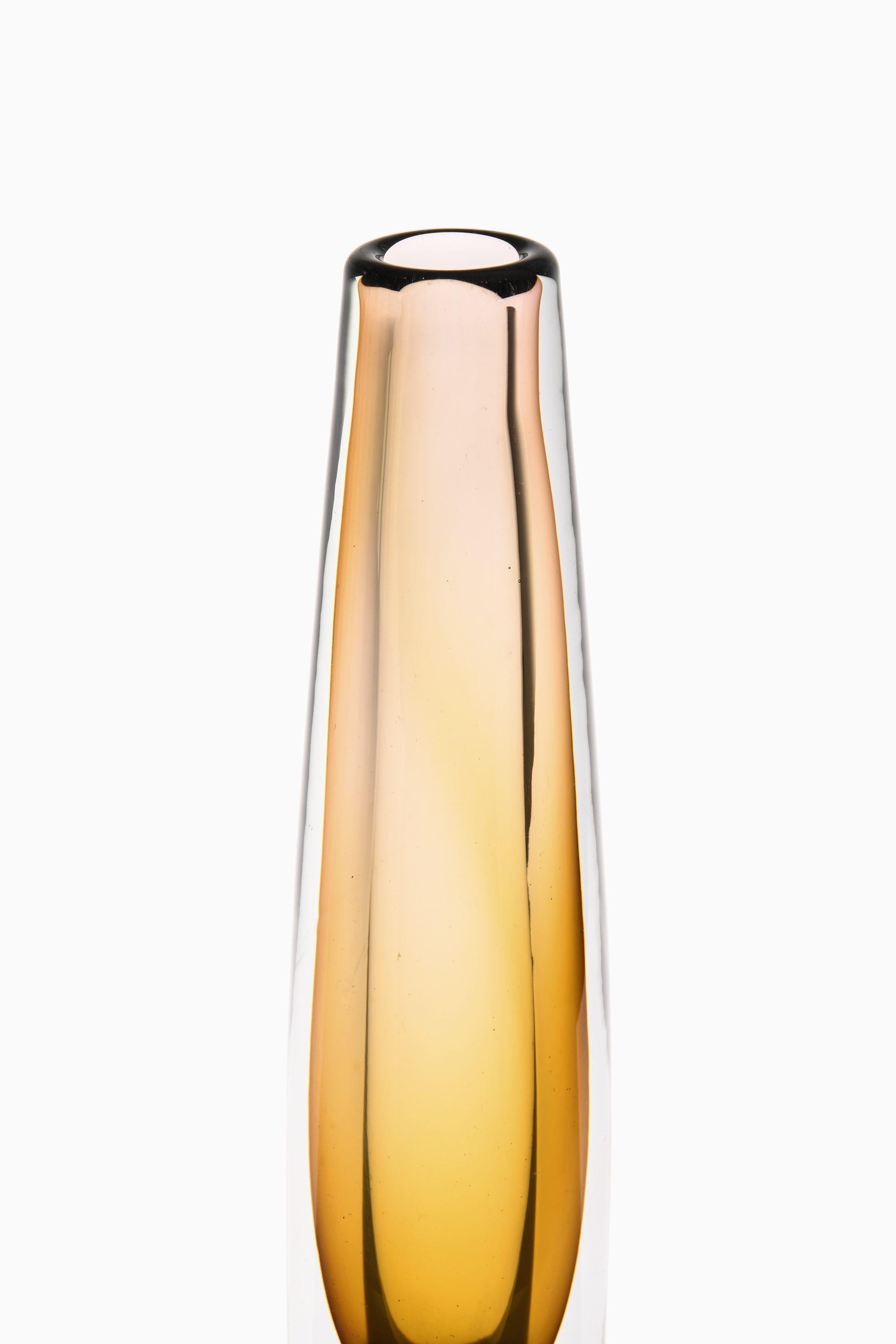 Svedese Vaso in vetro giallo di Gunnar Nylund, anni '50 in vendita
