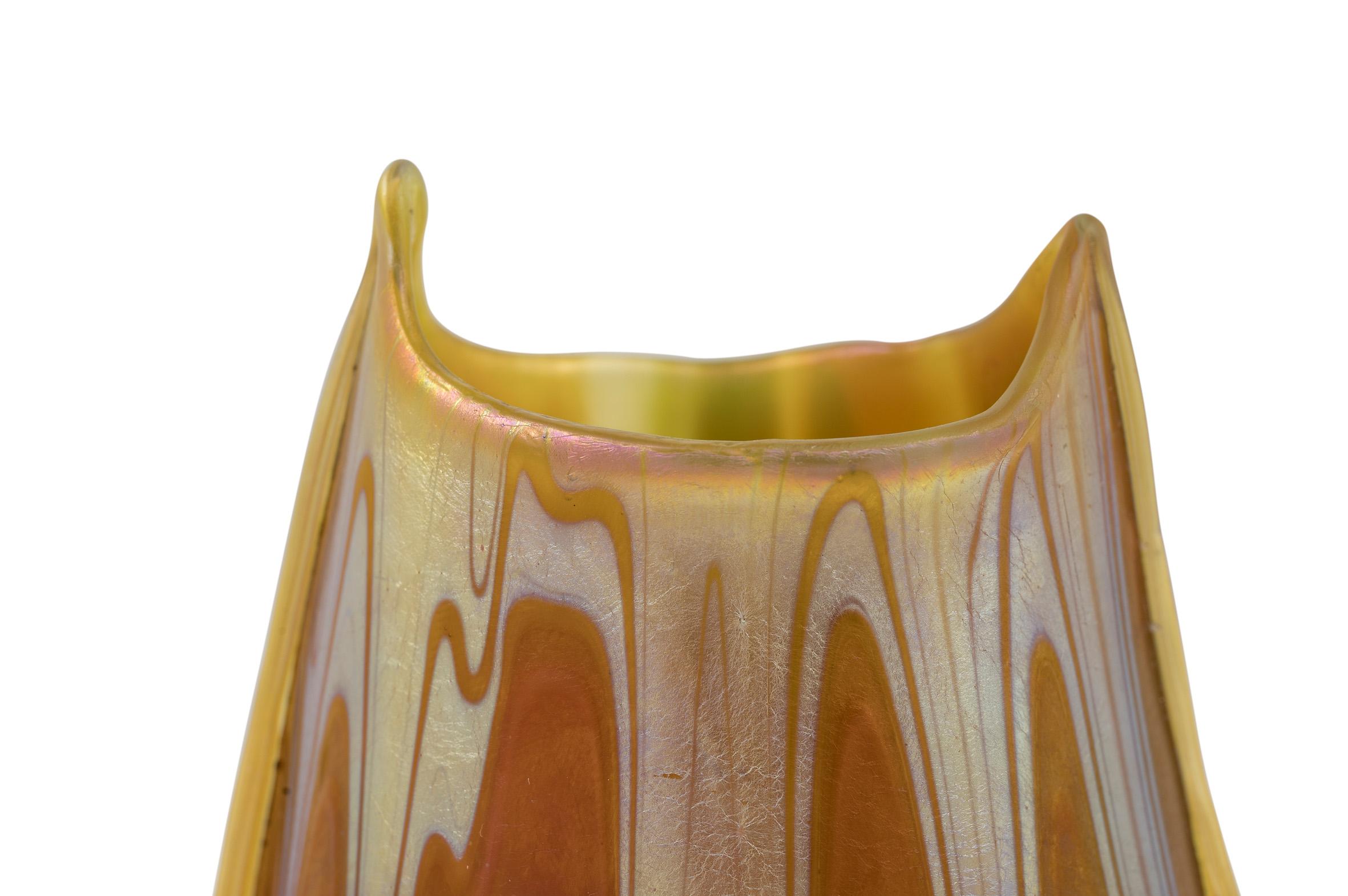 Glass Vase Loetz Franz Hofstötter, circa 1901 For Sale 1