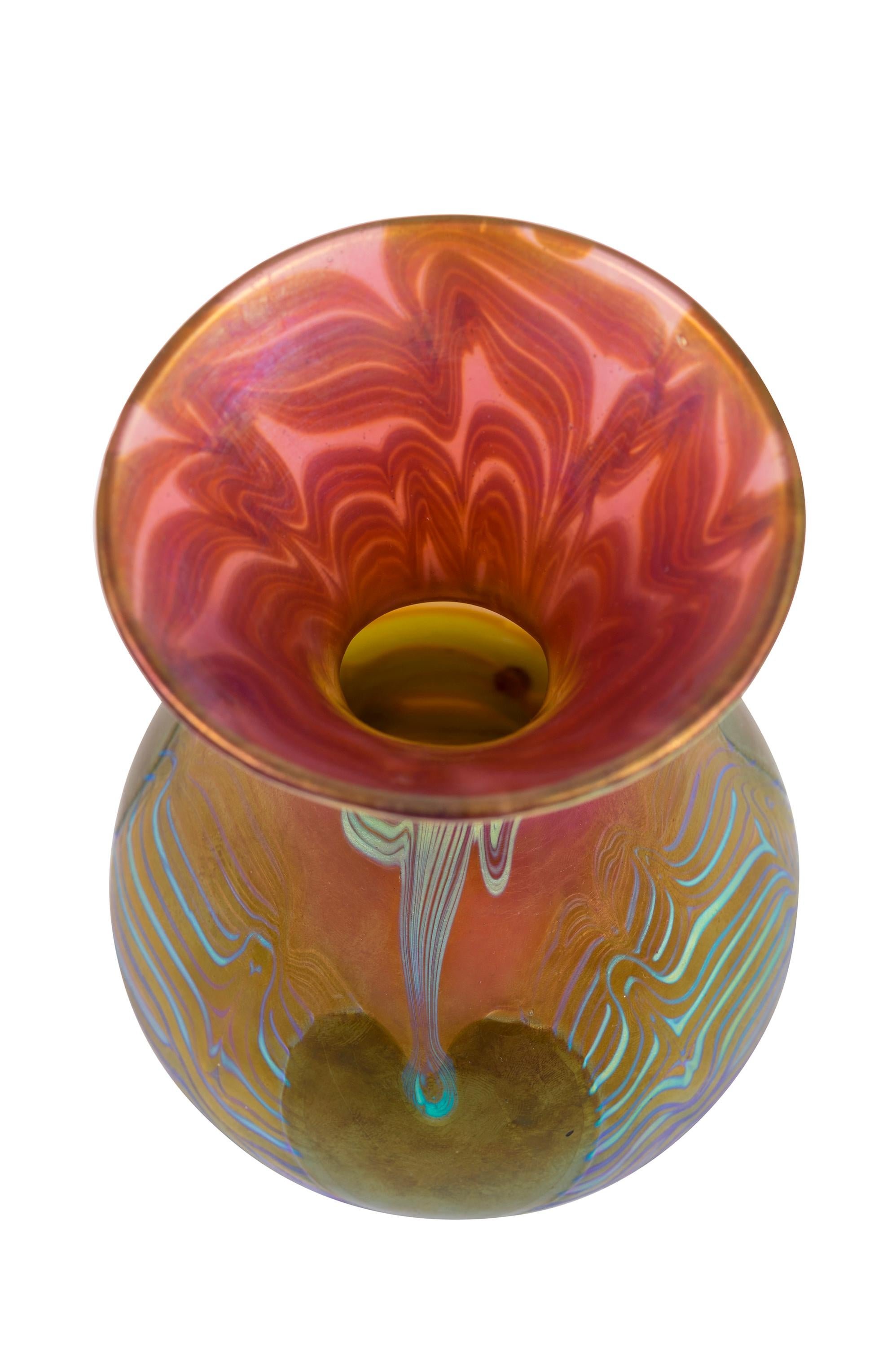 Glass Vase Loetz PG 3/492 Decoration circa 1903 Pink Green Blue Art Nouveau In Good Condition For Sale In Klosterneuburg, AT