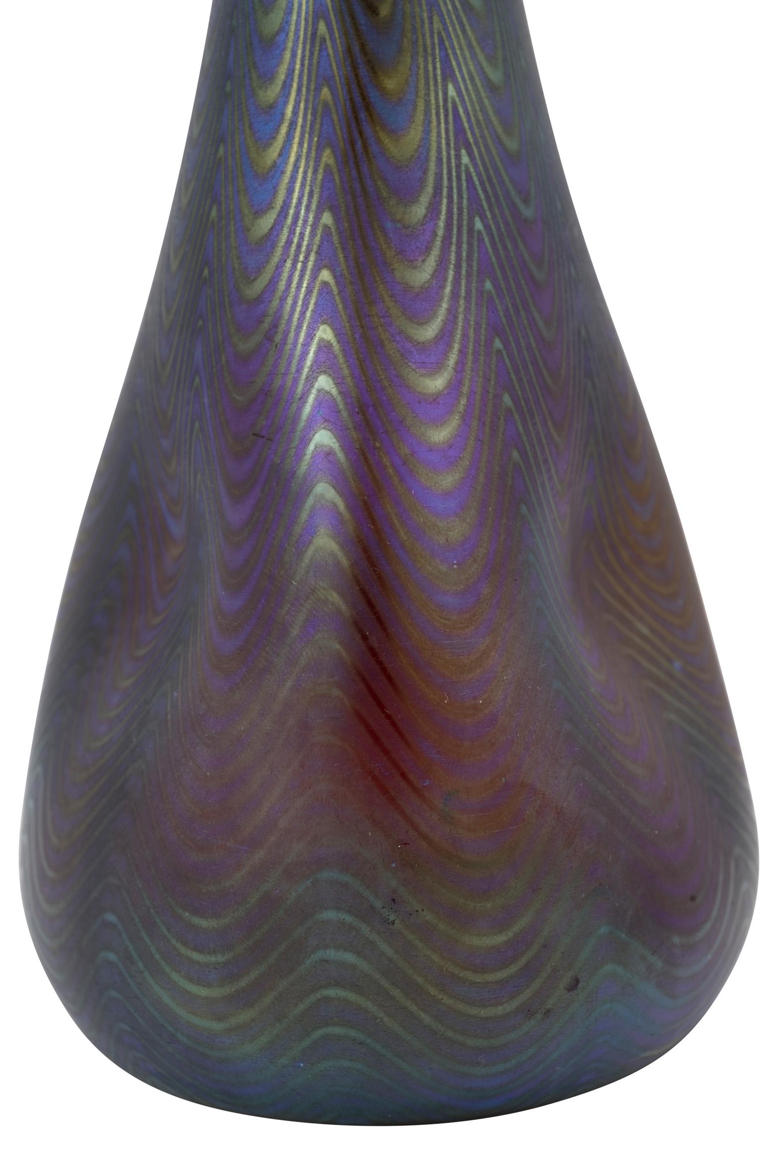 Verre Vase en verre Loetz PG CIRCA 6893 Art Decor circa 1900 Rouge Bleu Art Nouveau en vente