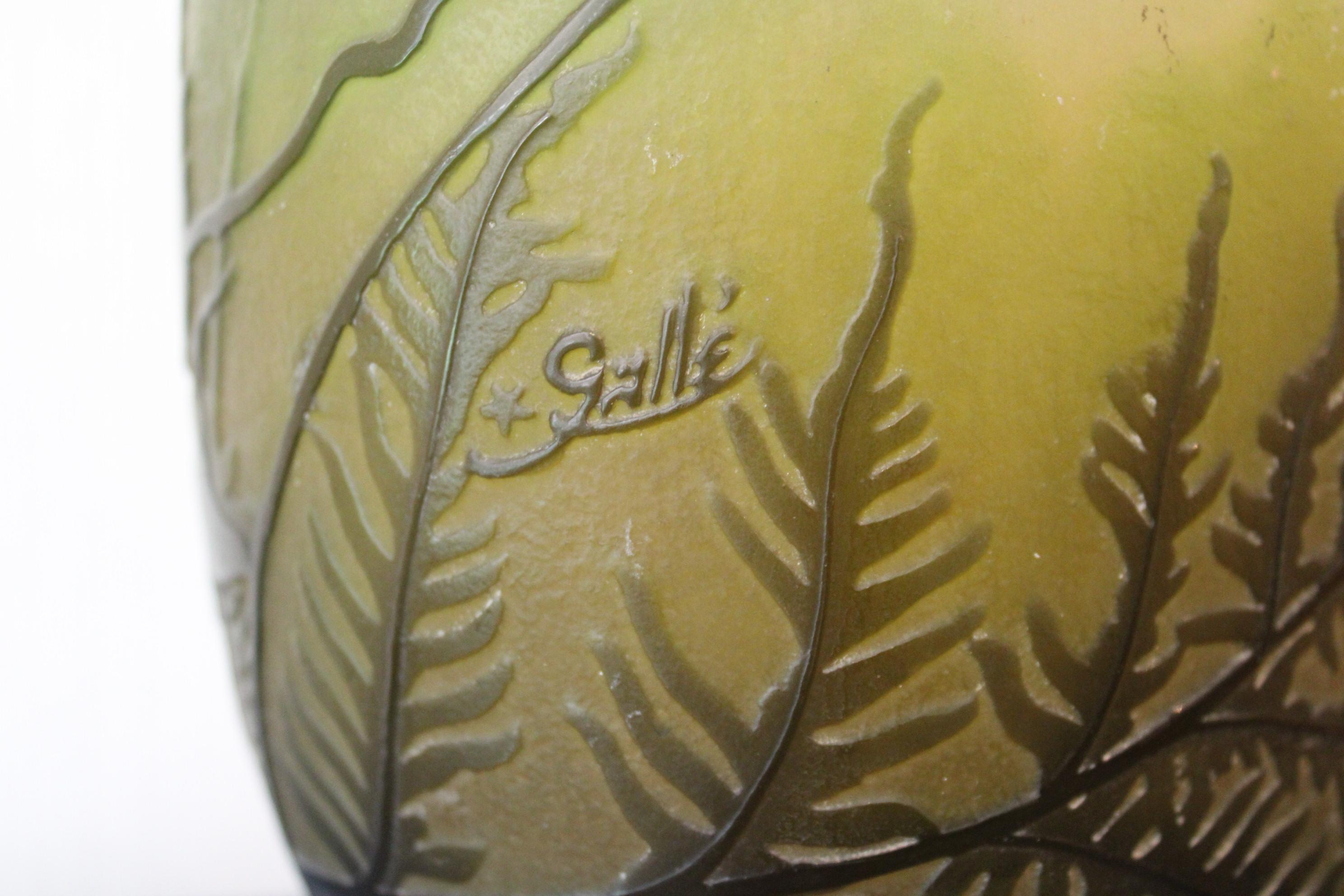 Glass Vase Signed Gallé, Art Nouveau, France 20th century  For Sale 4
