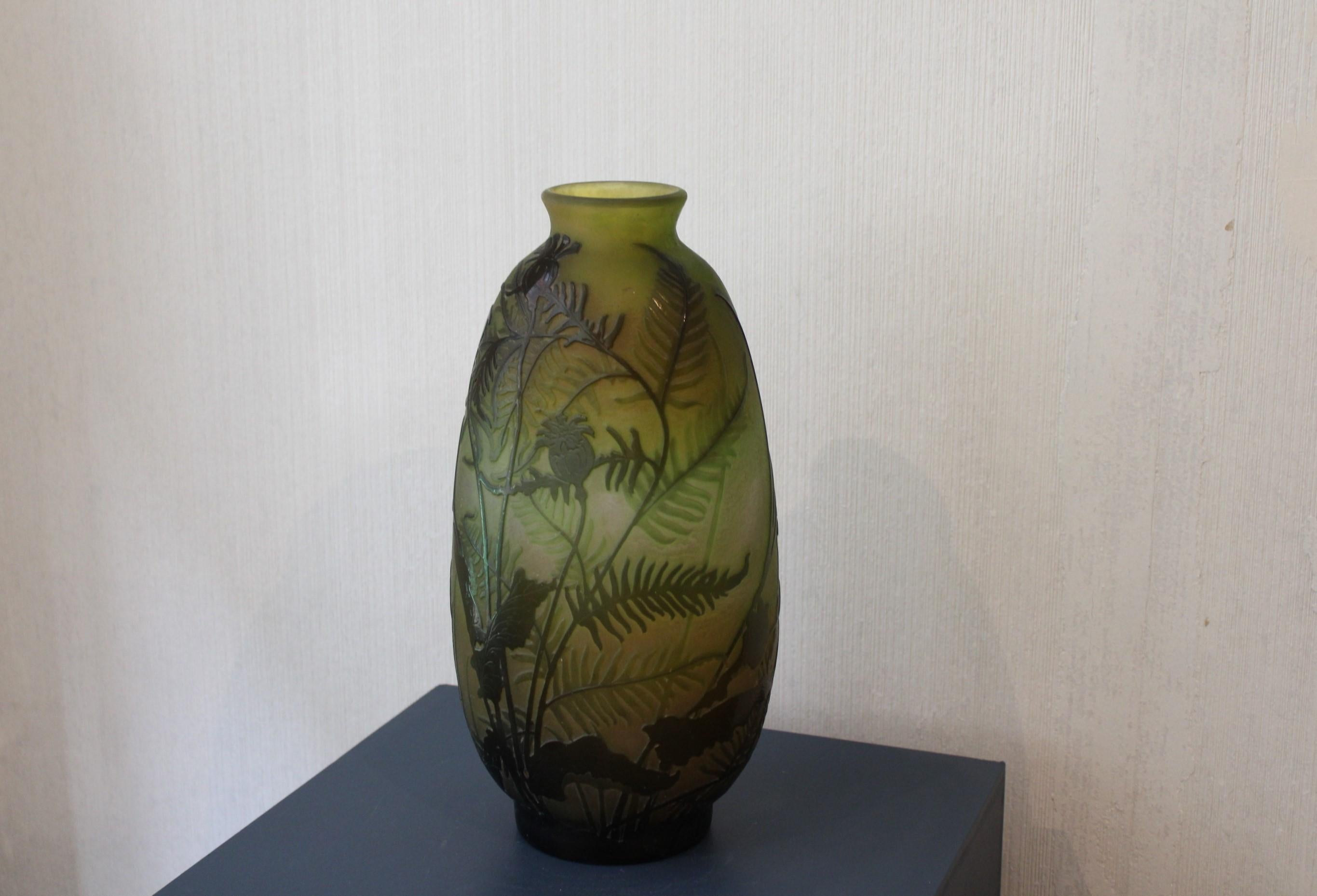 Glass Vase Signed Gallé, Art Nouveau, France 20th century  For Sale 9
