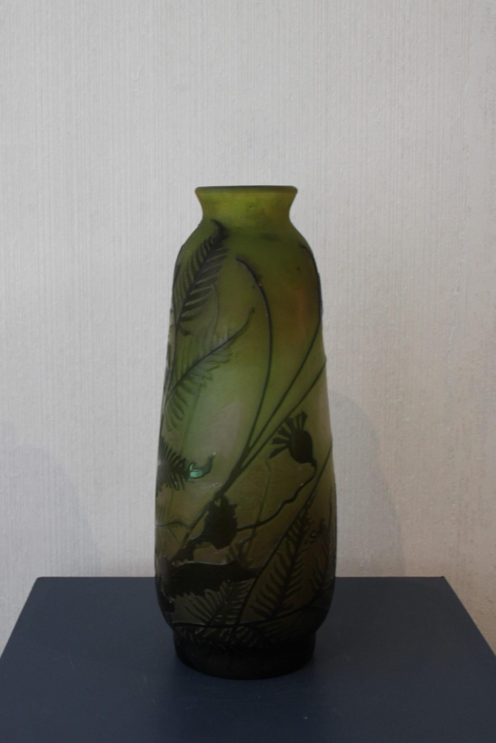 Glass Vase Signed Gallé, Art Nouveau, France 20th century  For Sale 3