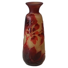 Vase en verre signé Gallé, Art nouveau, France