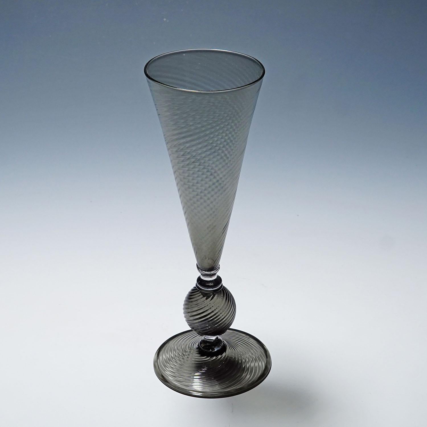 Vetro Soffiato-Glasvase, Venini Murano, ca. 1950er Jahre

Glasvase 