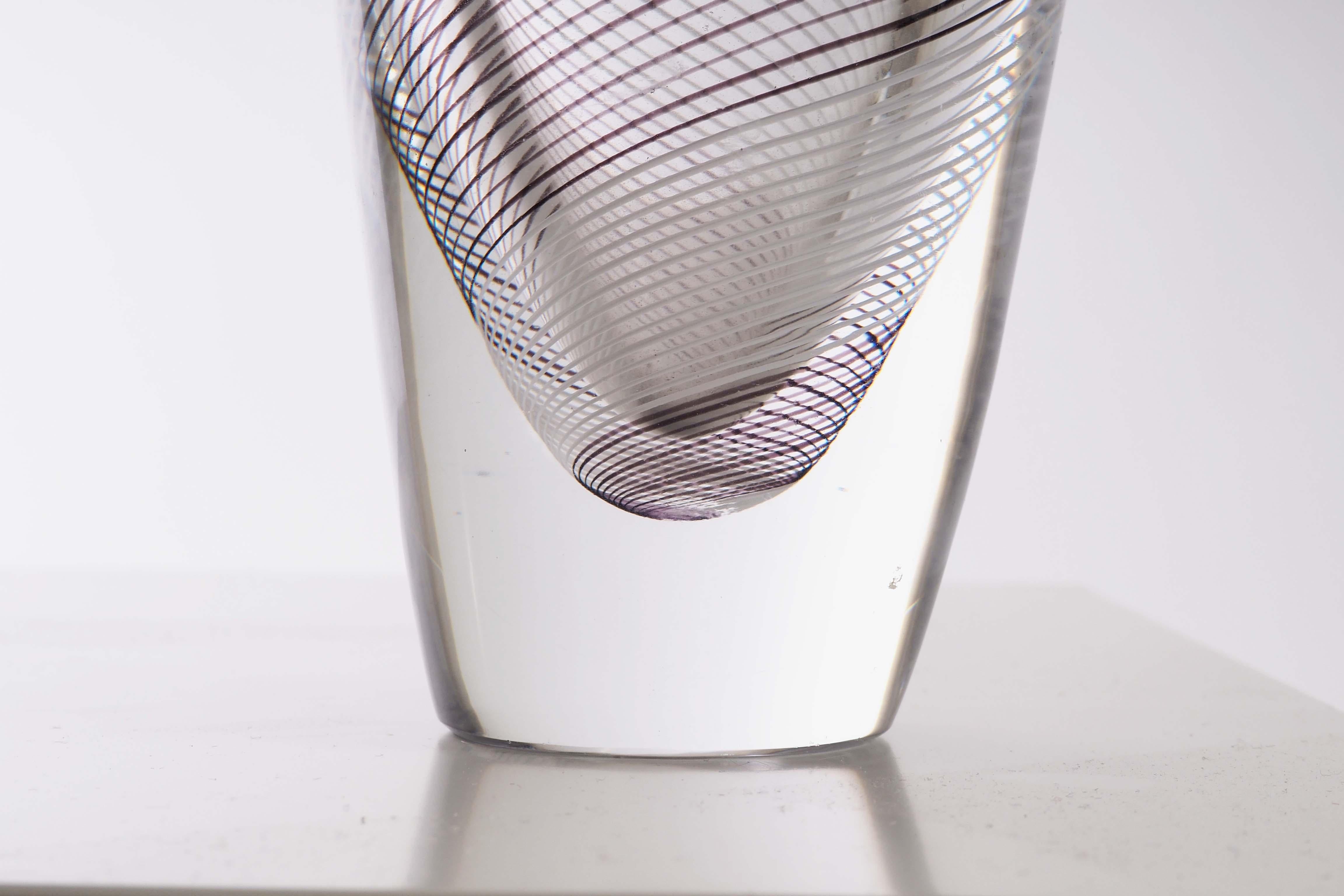 Scandinavian Modern Glass Vase with Spiral Pattern by Vicke Lindstrand for Kosta, Sweden For Sale