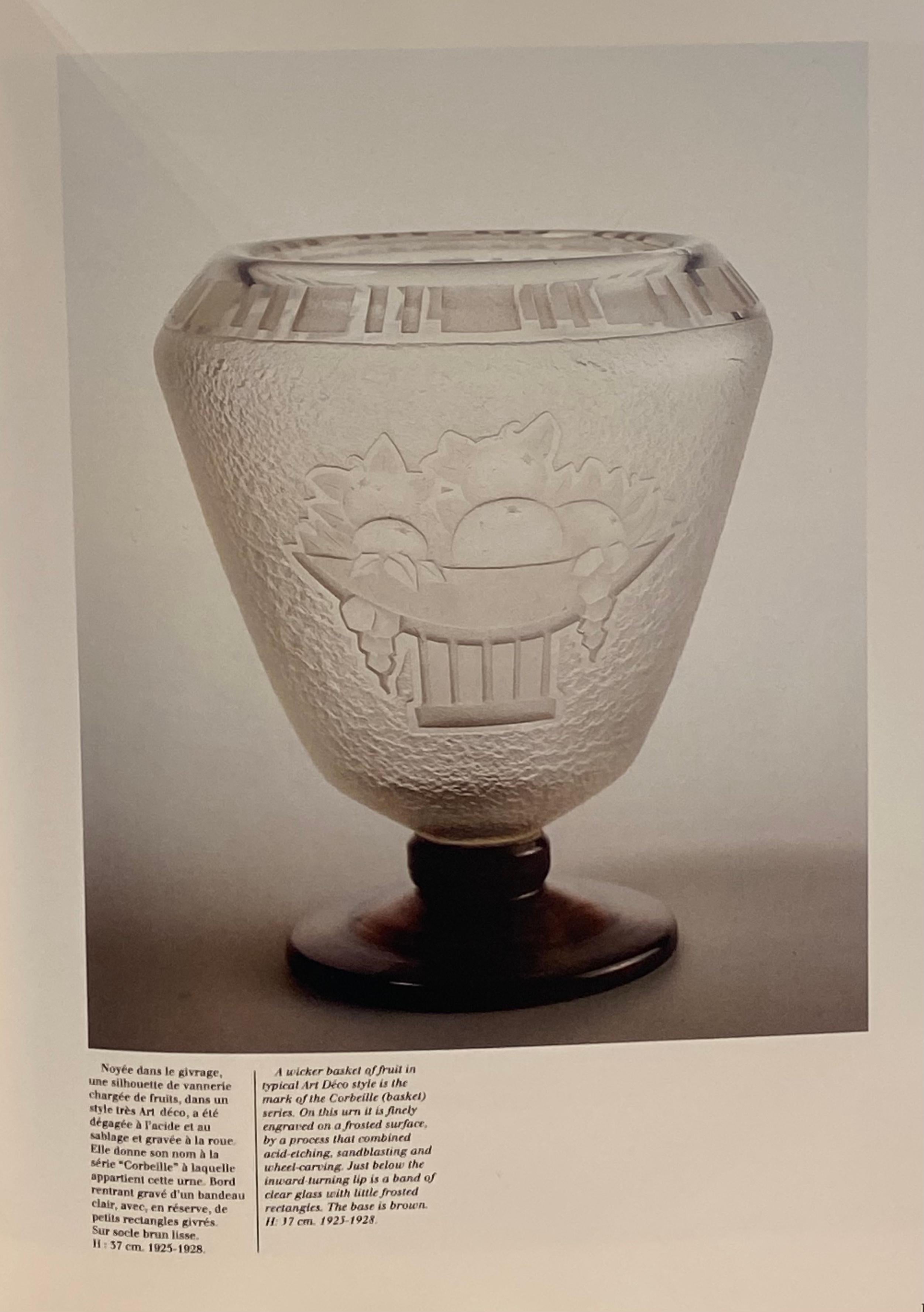 Art Deco Corbeille Glass Vase by Charles Schneider For Sale 1