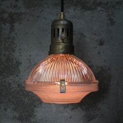 Lampada a sospensione in vetro vintage industriale in ottone di Holophane, Francia