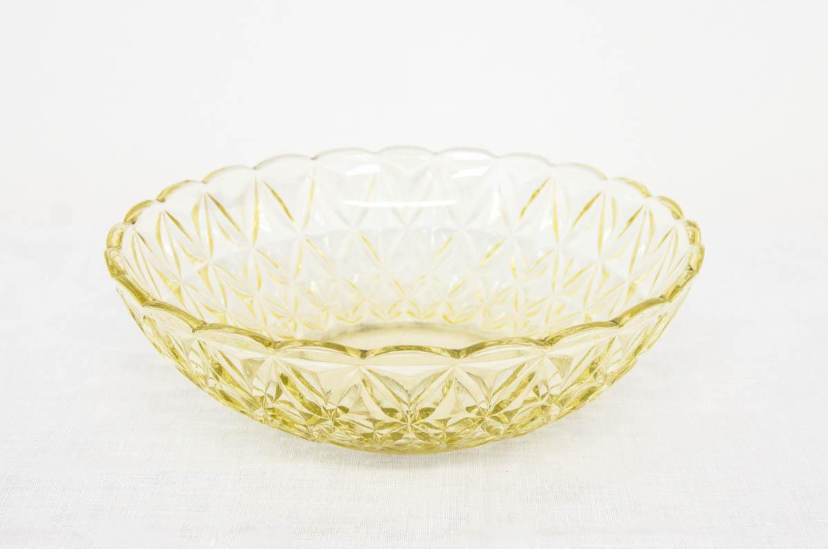 Glass green bowl.

Made in Poland.

Very good condition, no damage.

Dimensions:

Height 6.5 cm / diameter 22 cm.