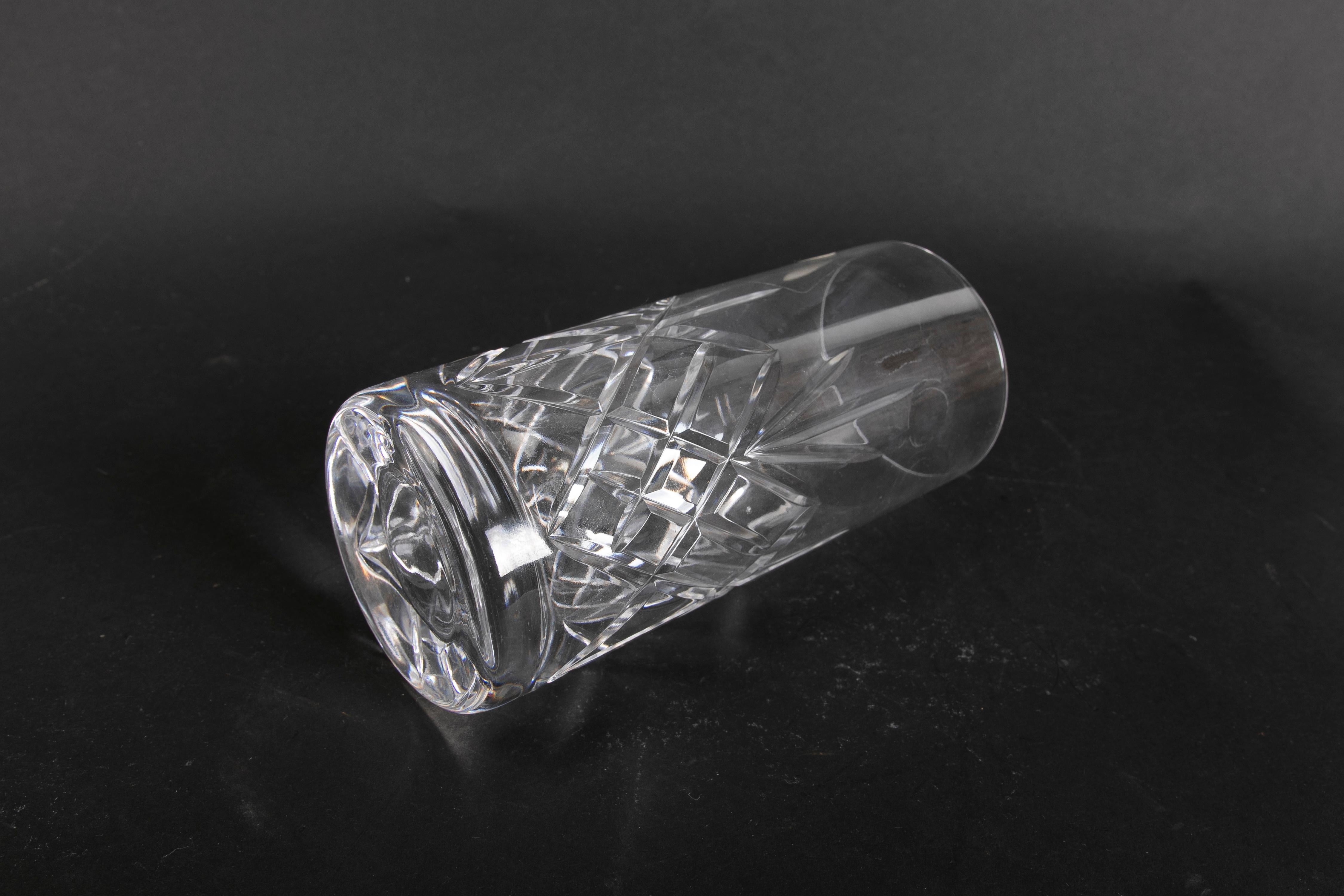 Glaswaren, bestehend aus zweiunddreißig Pieces aus geschliffenem böhmischem Kristall im Angebot 5