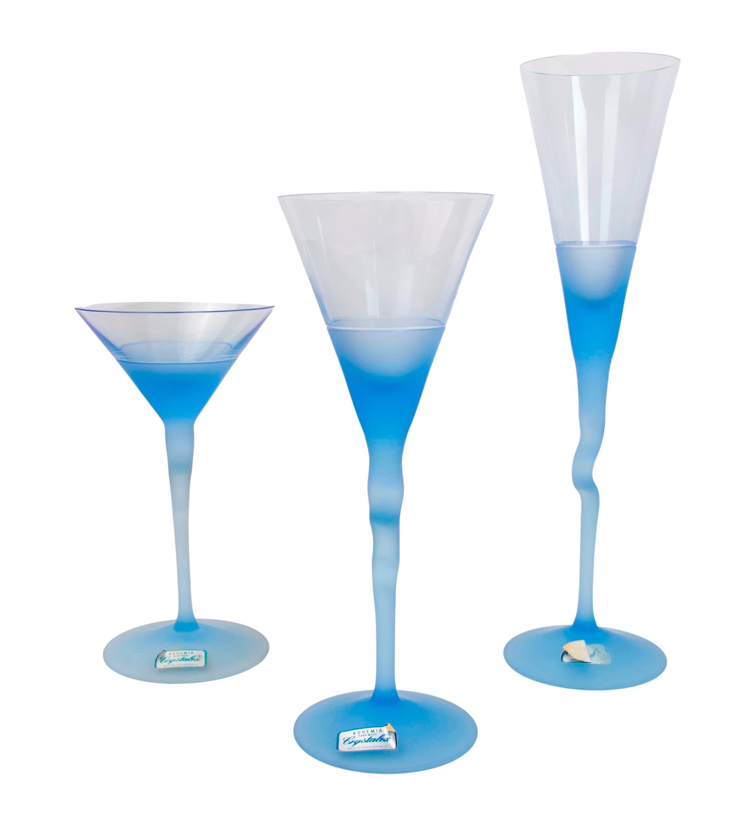 Glaswaren aus vierunddreißig verschiedenen böhmischen Gläsern in verschiedenen Größen (Ende des 20. Jahrhunderts) im Angebot