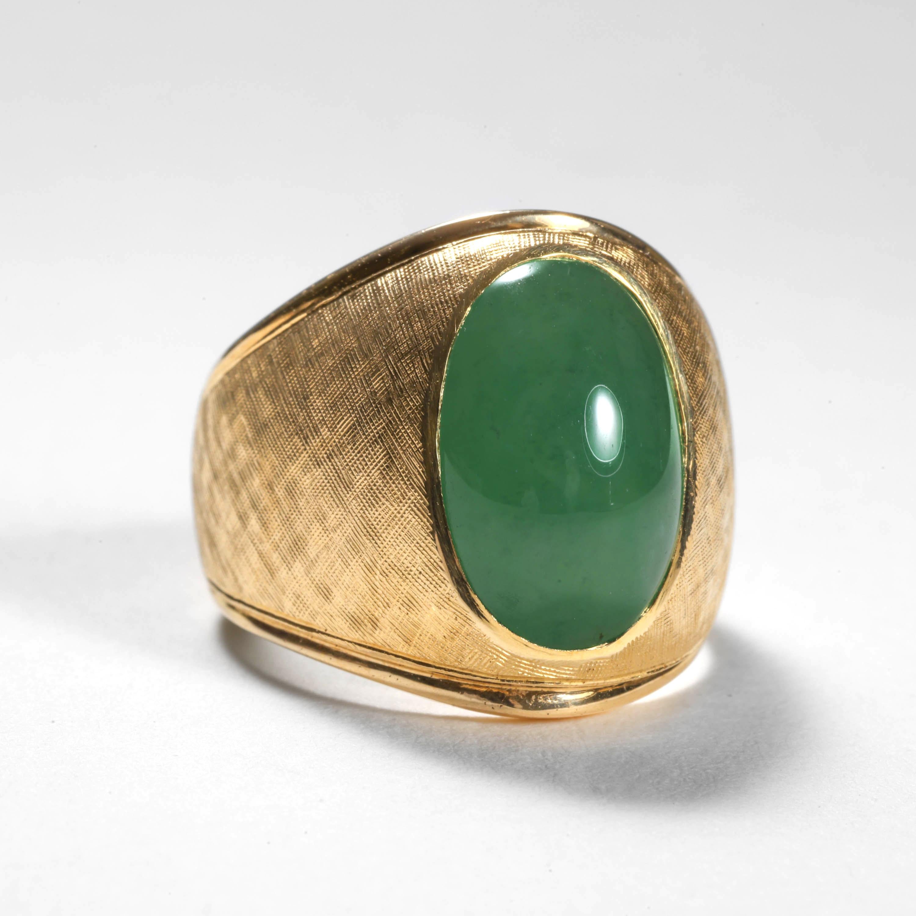 Glassy Jade Ring Midcentury Highly Translucent Certified Untreated Size 10 In Excellent Condition In Southbury, CT
