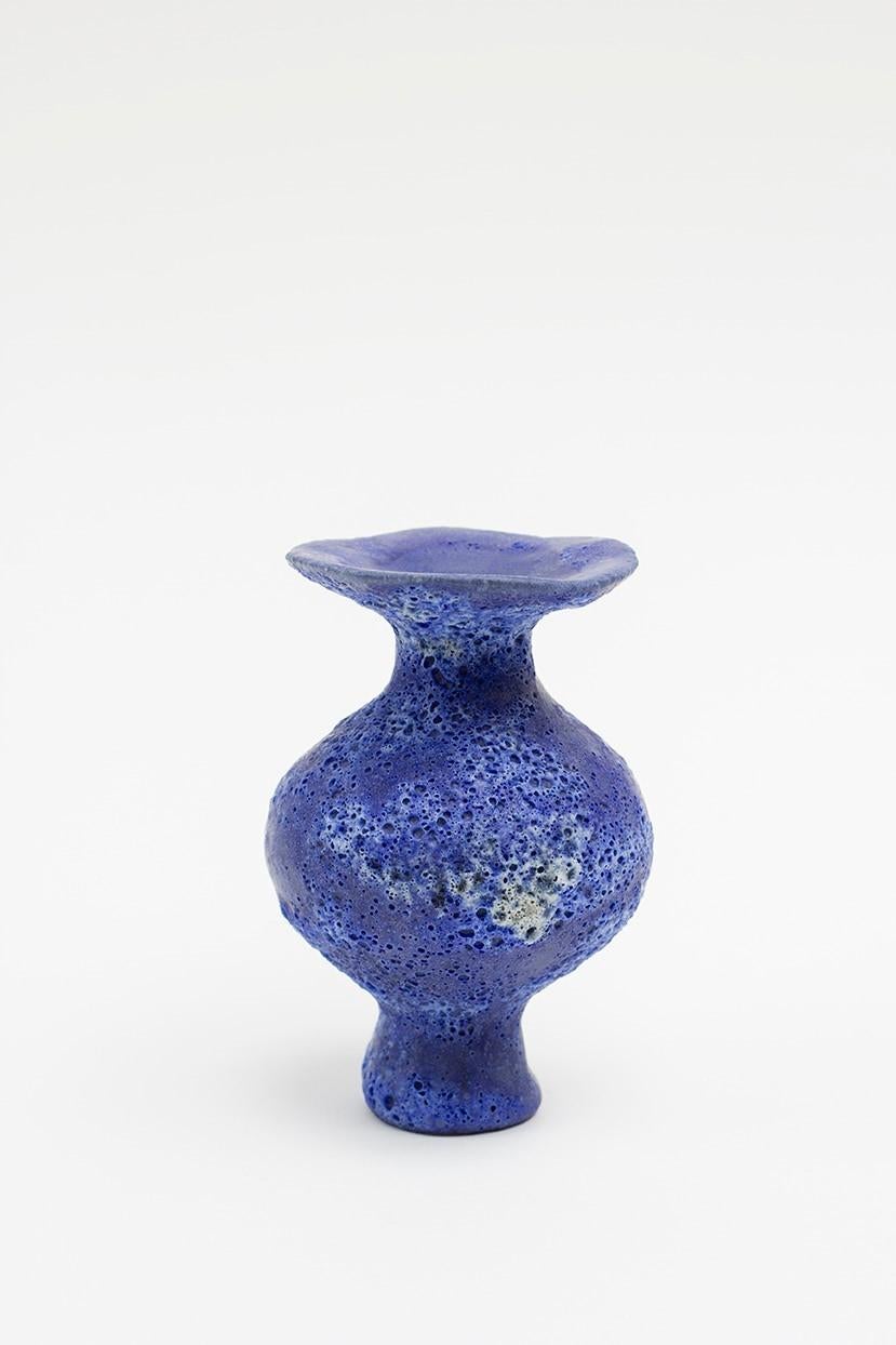 Vase aus Steingut mit Glasur 