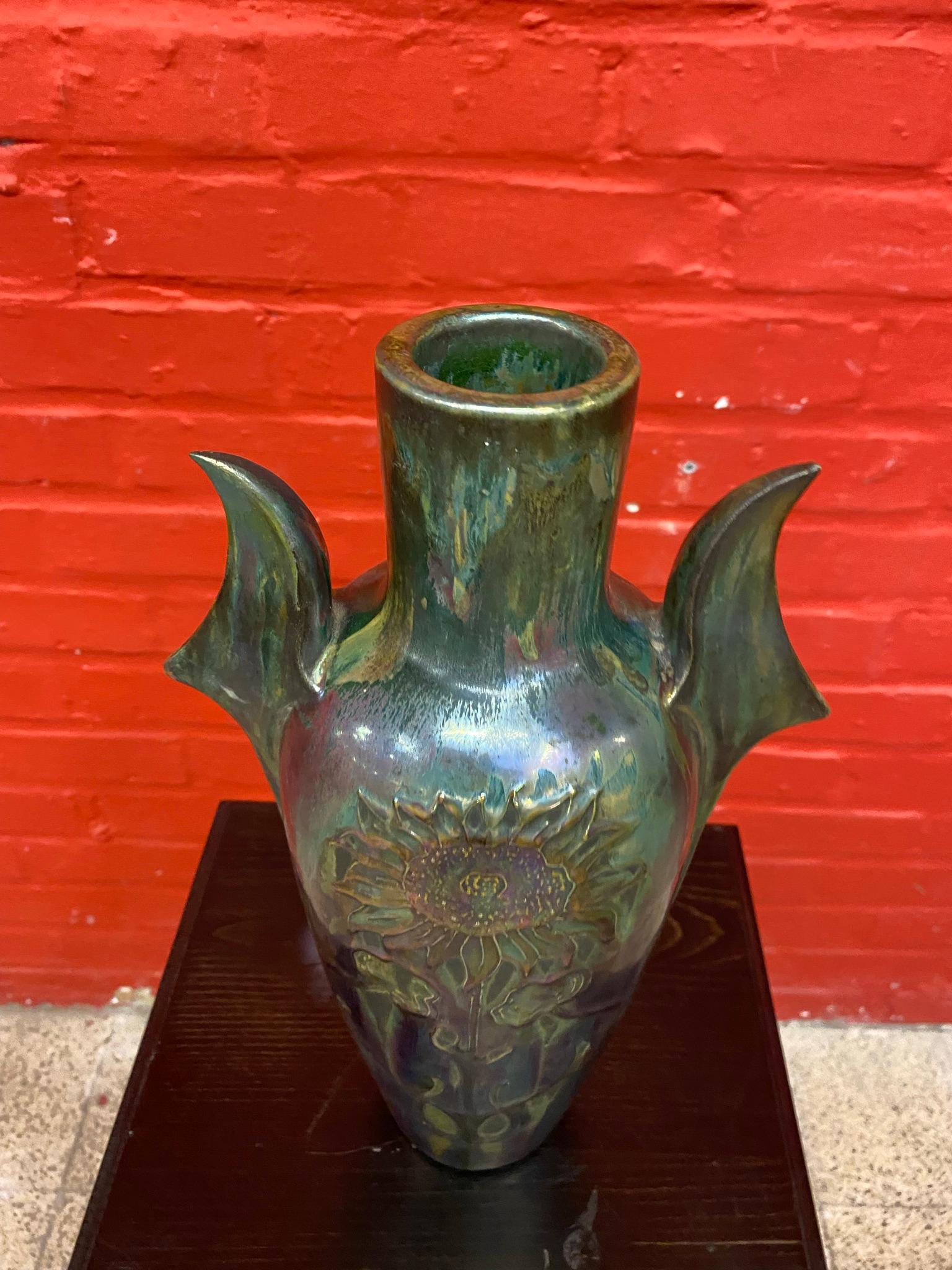 Glasierte und schillernde Keramik, um 1900/1920, im Stil von Massier (Art nouveau) im Angebot