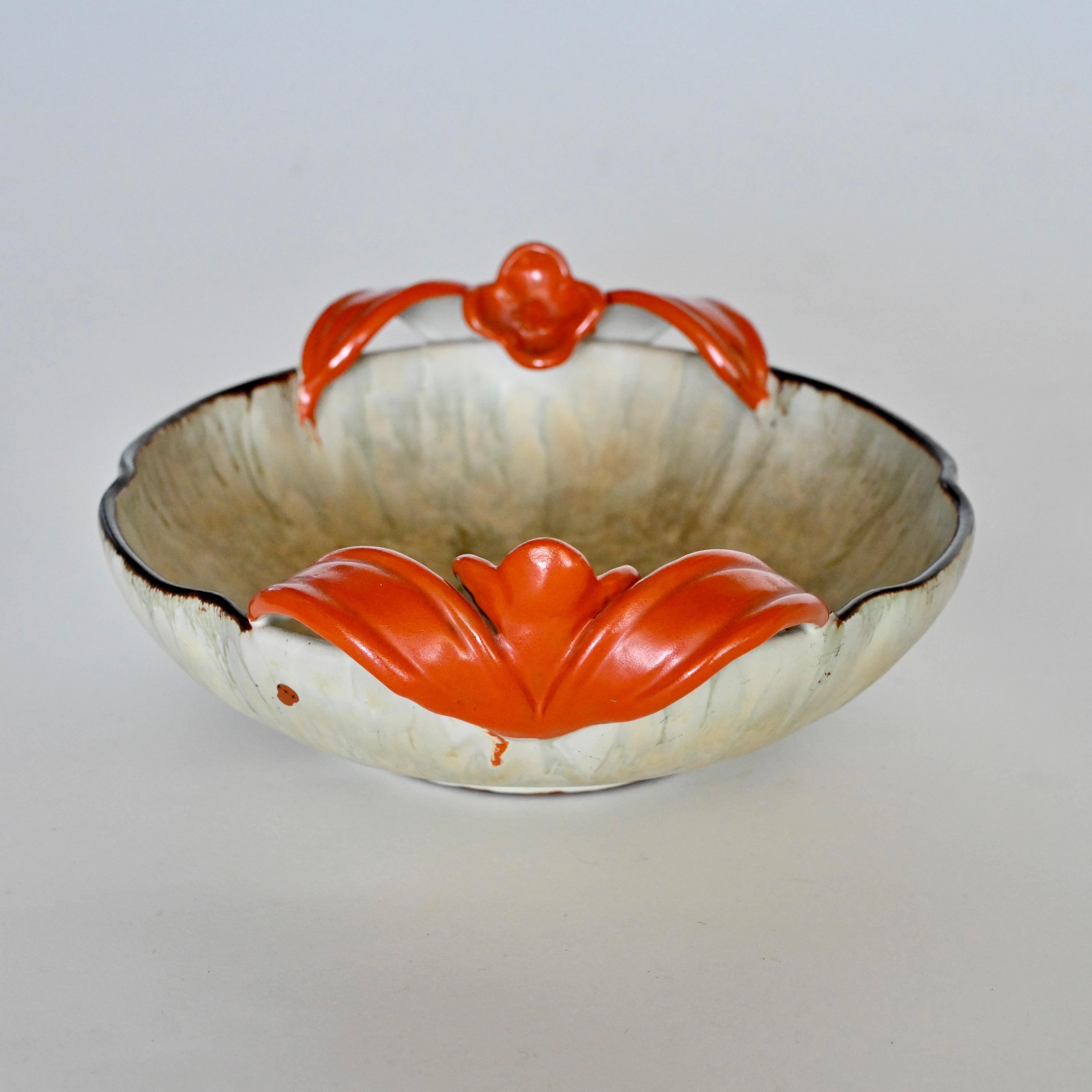 Glazed ceramic bowl by Anna-Lisa Thomson for Upsala-Ekeby. Sweden, 1940's.