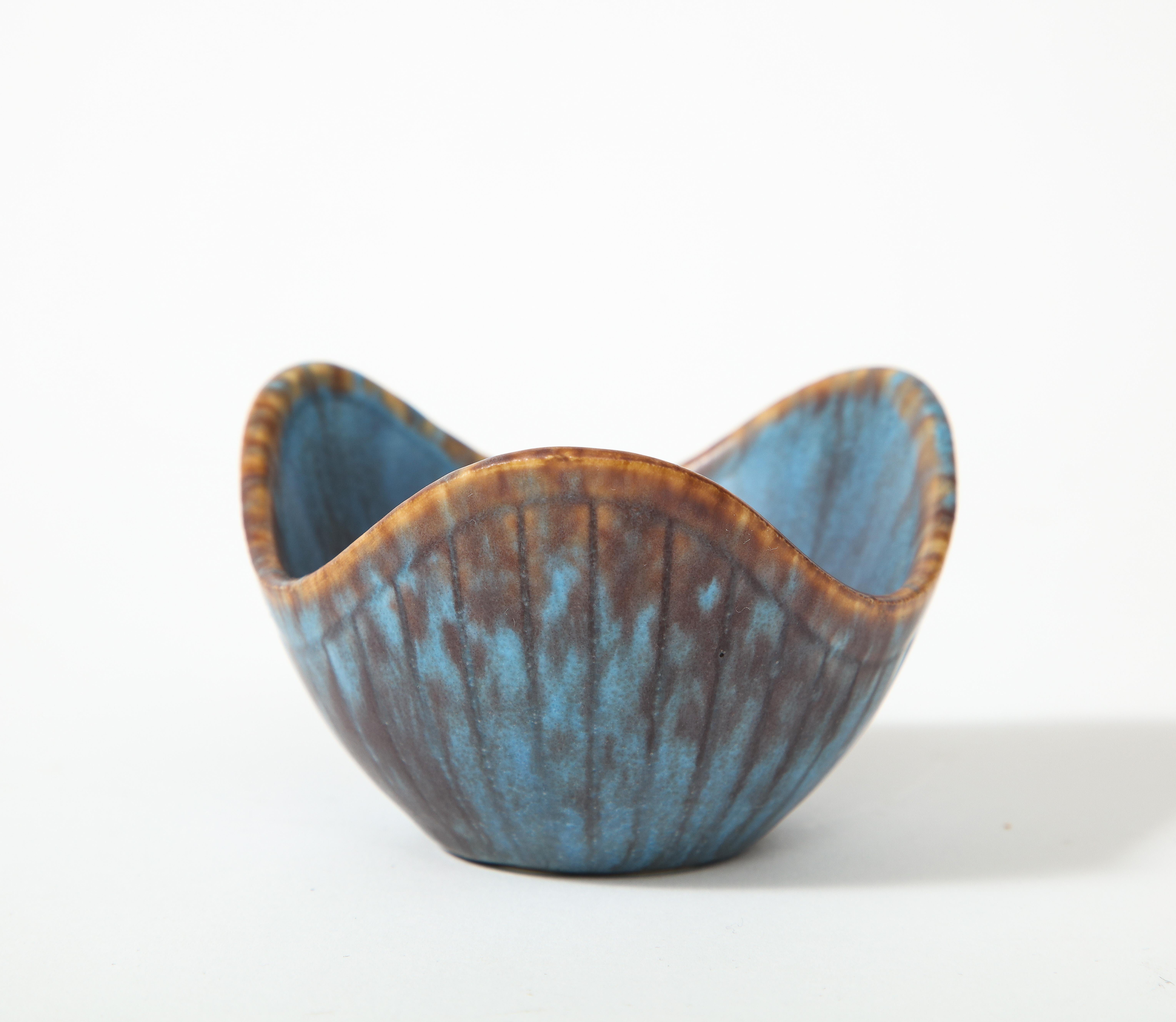 Ciotola in ceramica smaltata di Gunnar Nylund per Rorstrand, Svezia, 1960 ca. In condizioni buone in vendita a New York City, NY