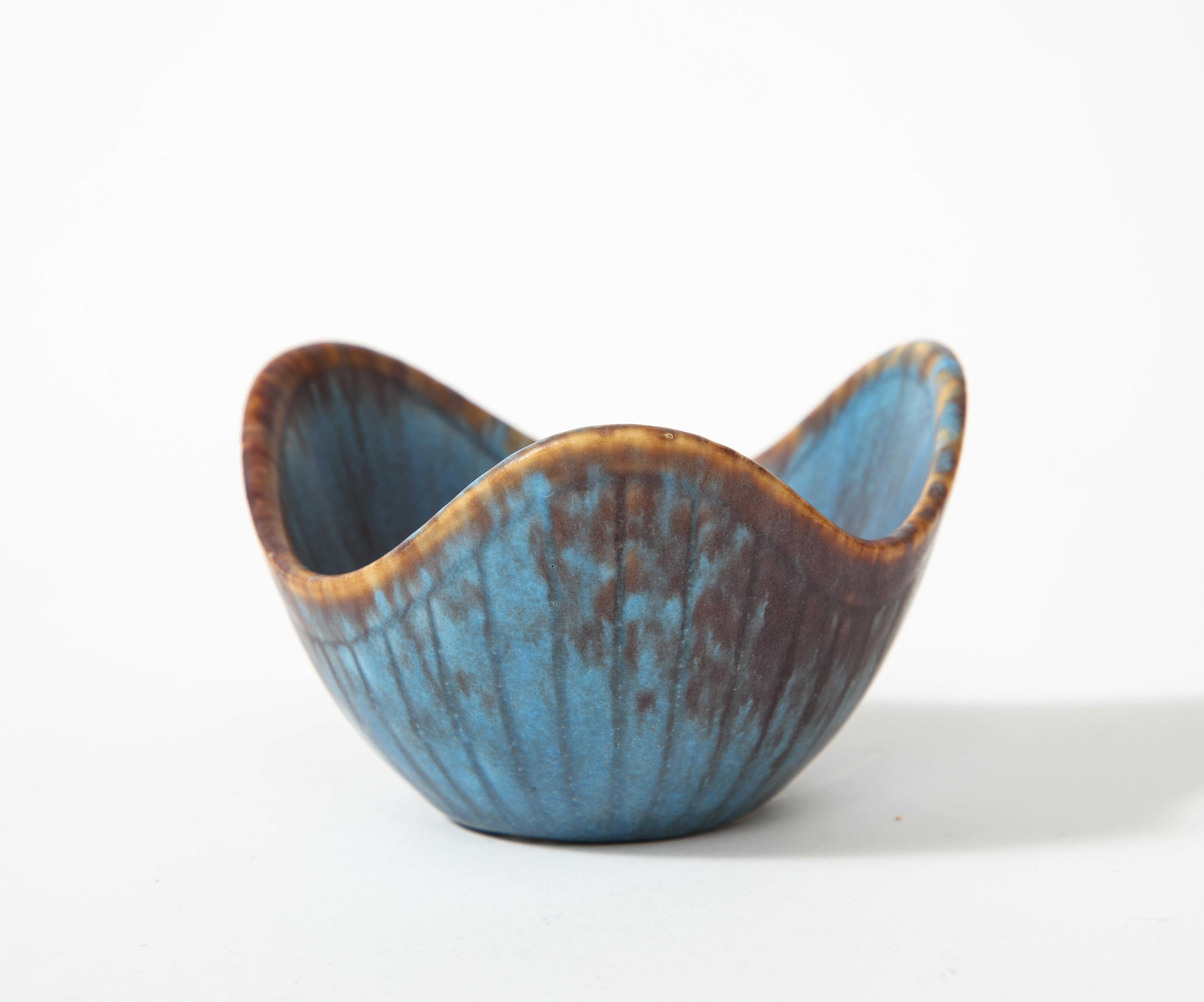 Metà XX secolo Ciotola in ceramica smaltata di Gunnar Nylund per Rorstrand, Svezia, 1960 ca. in vendita