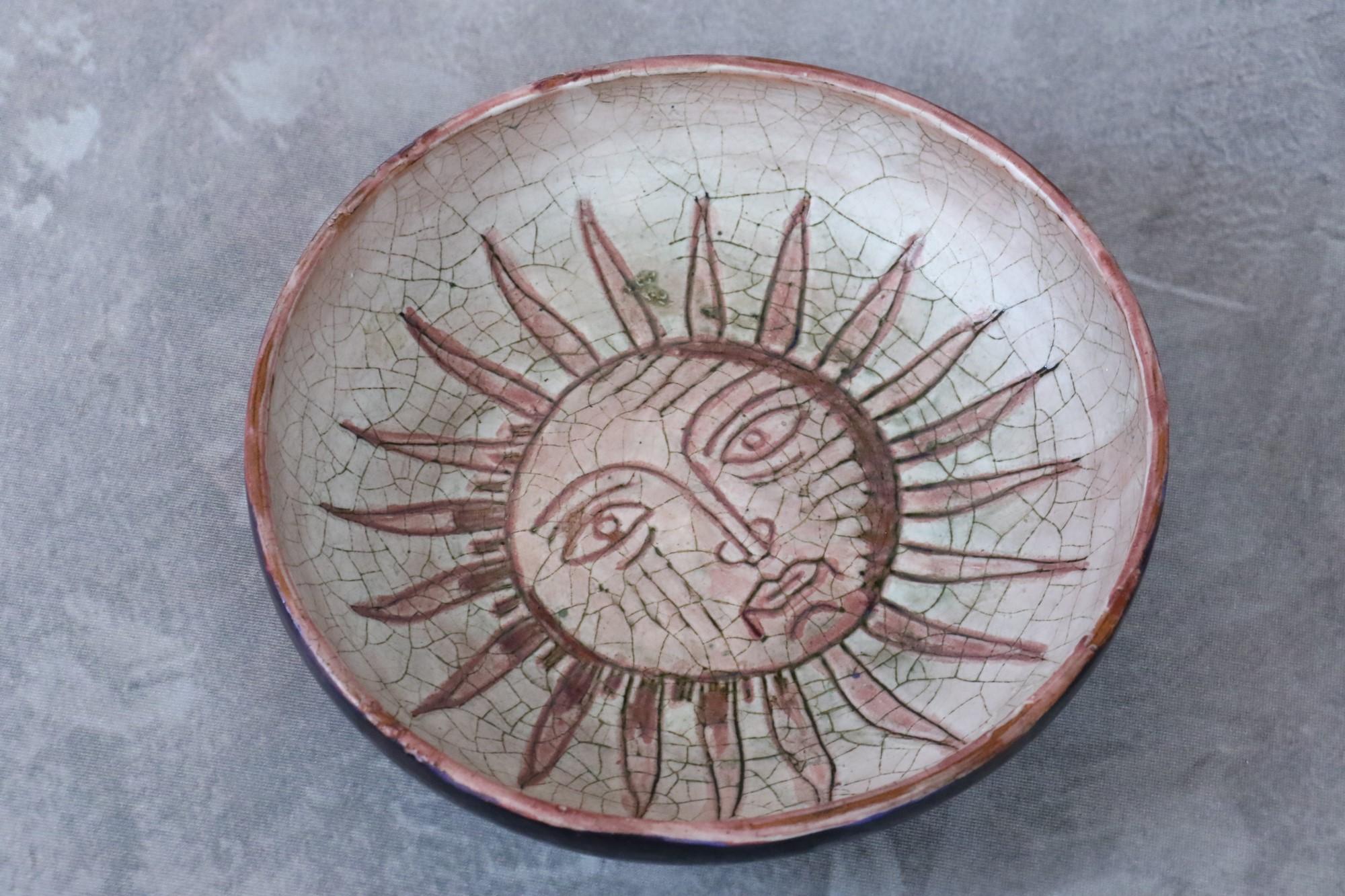 Bol en céramique émaillée décoré d'un soleil par Ccile Dein, signé, vers les années 1970 2