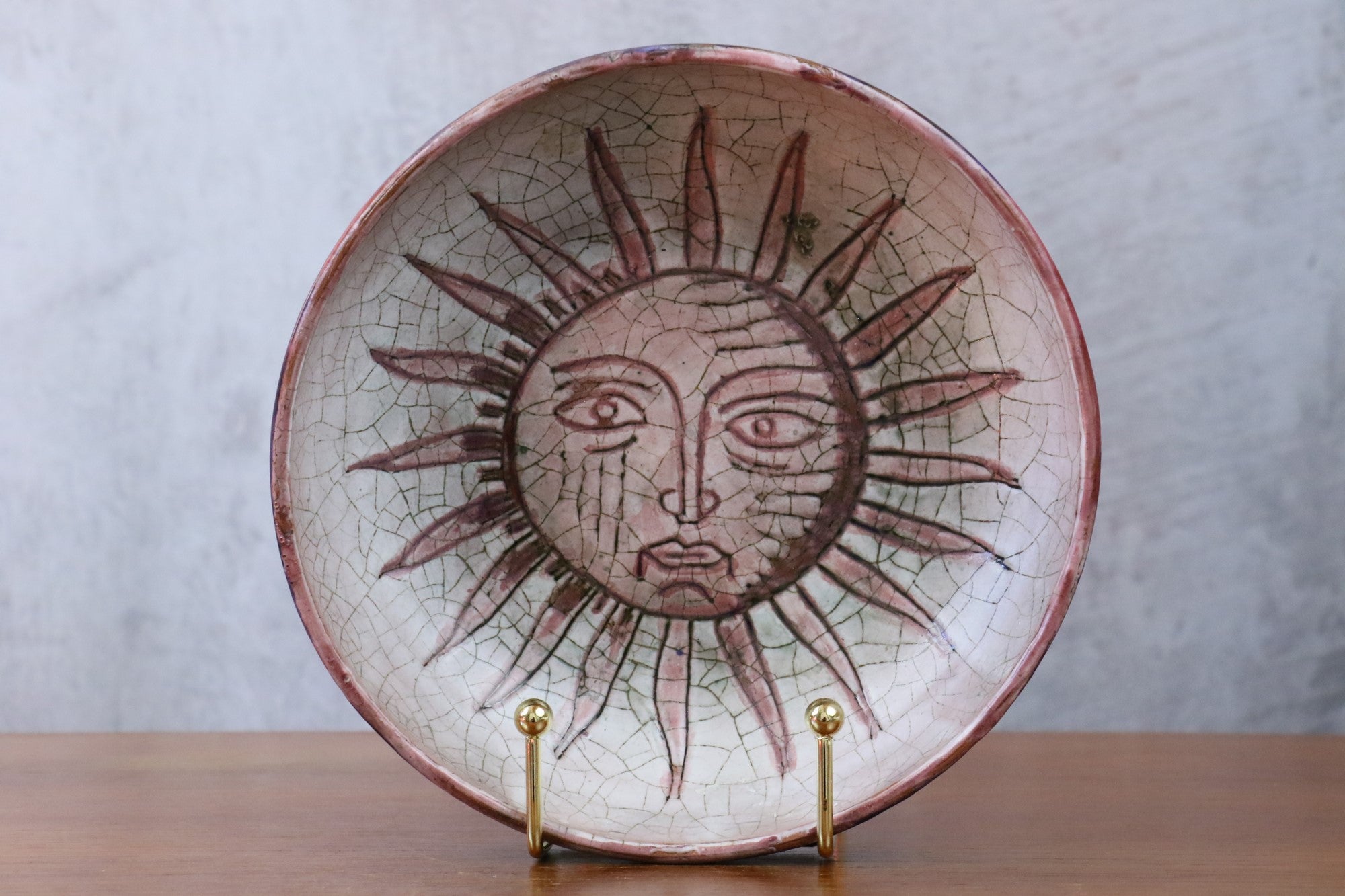 Bol en céramique émaillée décoré d'un soleil par Cécile Dein, signé, vers 1970