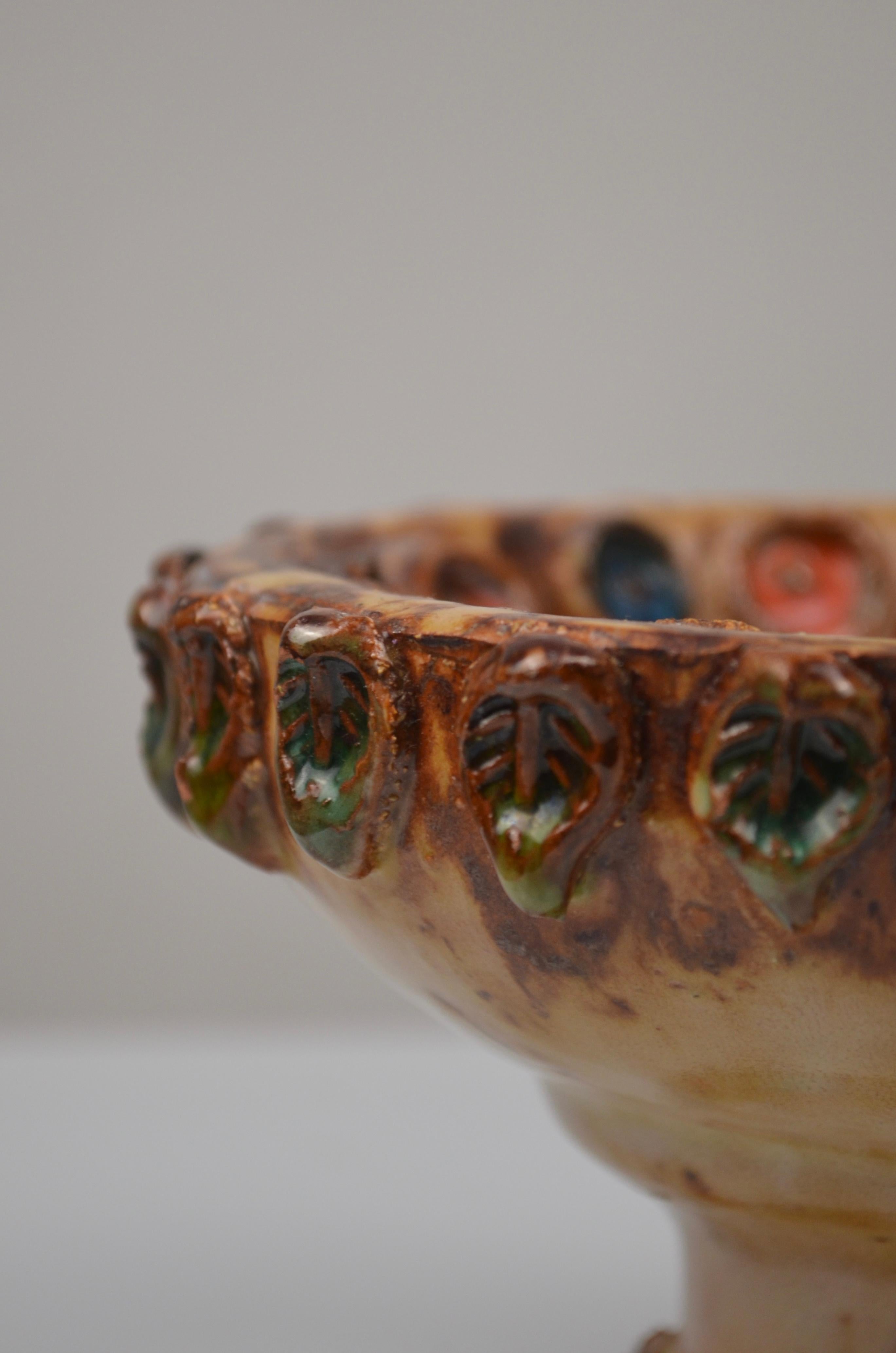 Bol en céramique émaillée avec cabochons multicolores par La Roue, France, années 1960 en vente 4