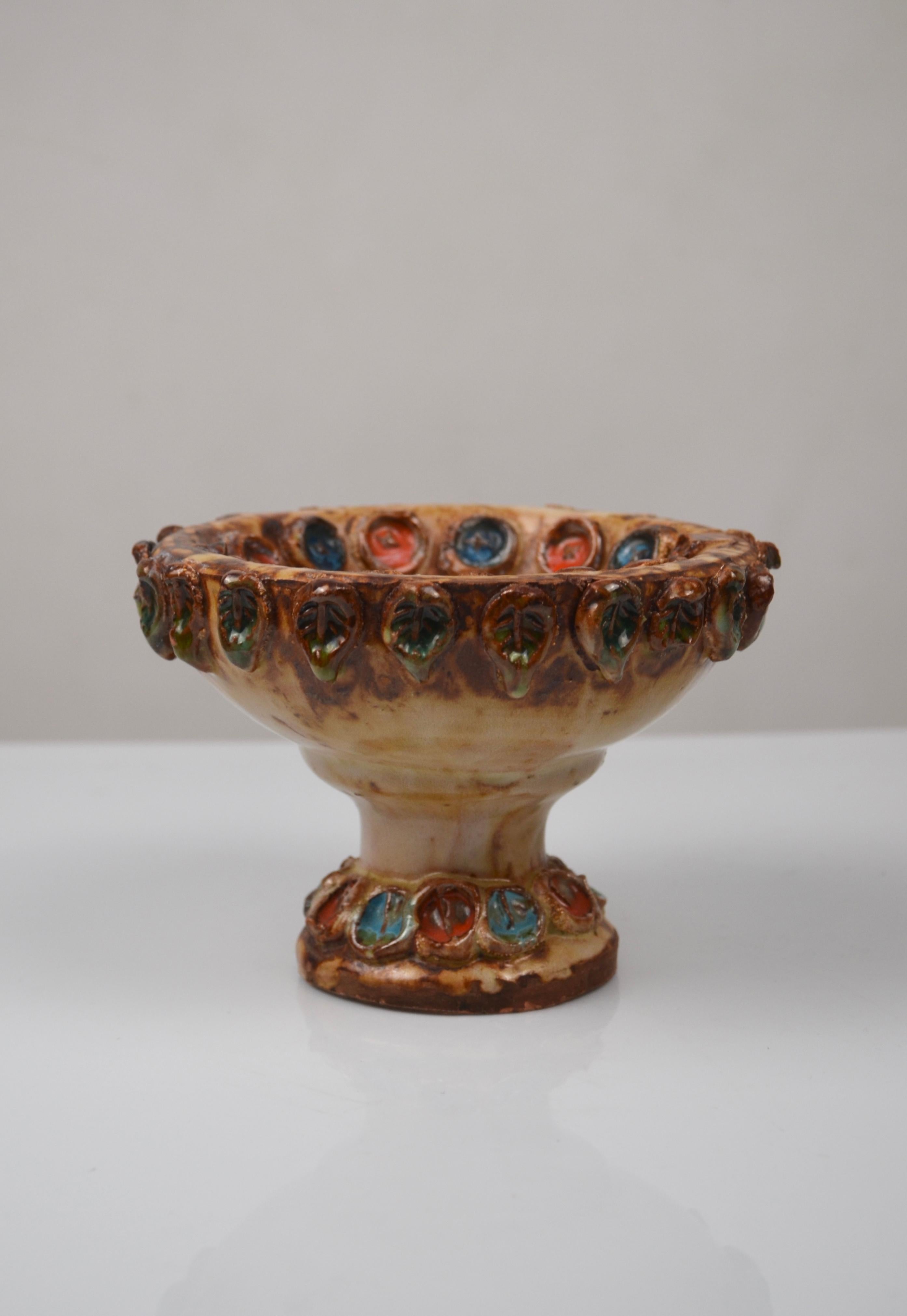 Mid-Century Modern Bol en céramique émaillée avec cabochons multicolores par La Roue, France, années 1960 en vente