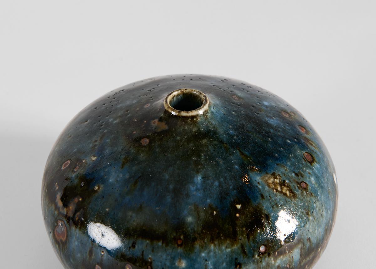 Mid-Century Modern Vase bleu foncé Marianne Westman pour Rorstrand, Suède, années 1960 en vente