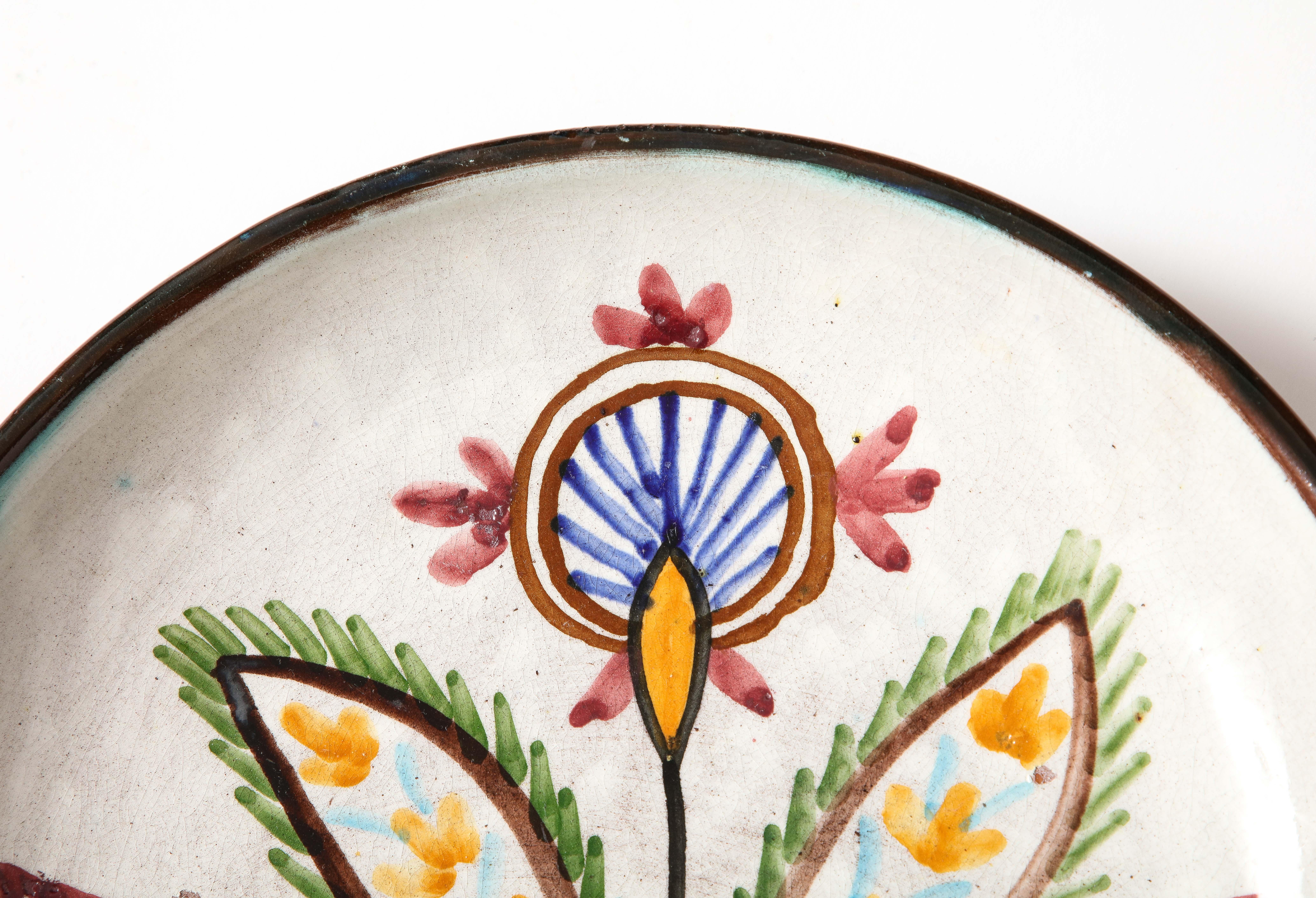 Piatto decorativo in ceramica smaltata, Grecia, 20° C. In condizioni ottime in vendita a New York City, NY