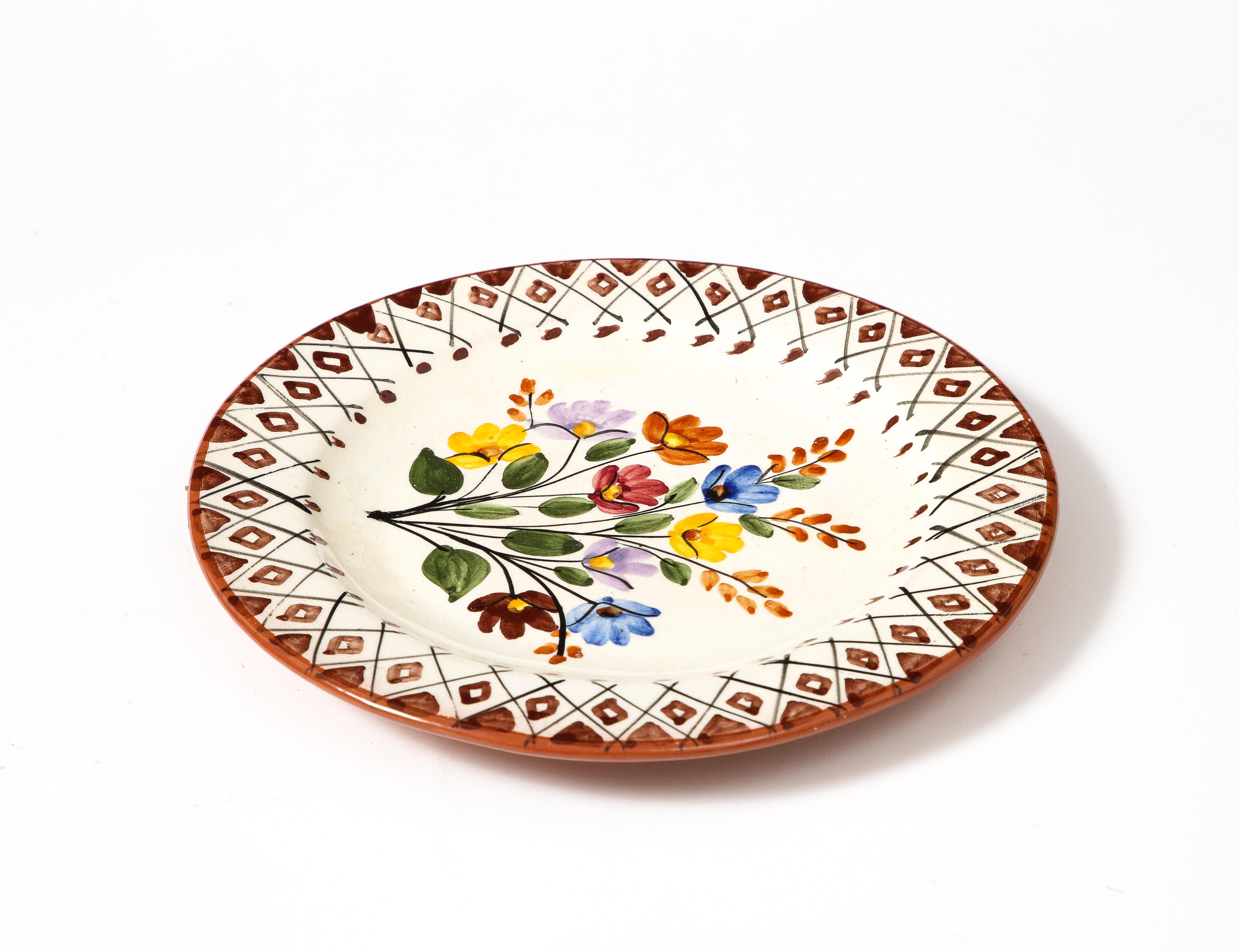 Piatto decorativo in ceramica smaltata, Grecia, 20° C. In condizioni ottime in vendita a New York City, NY