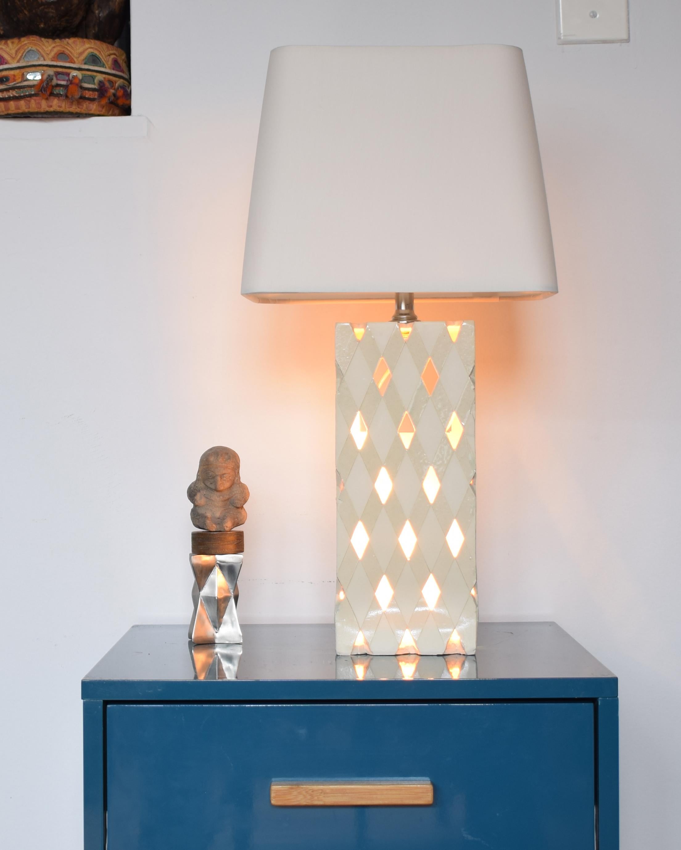 Lampe tissée en céramique émaillée avec glaçure Whiplash de James Hicks Neuf - En vente à New York, NY