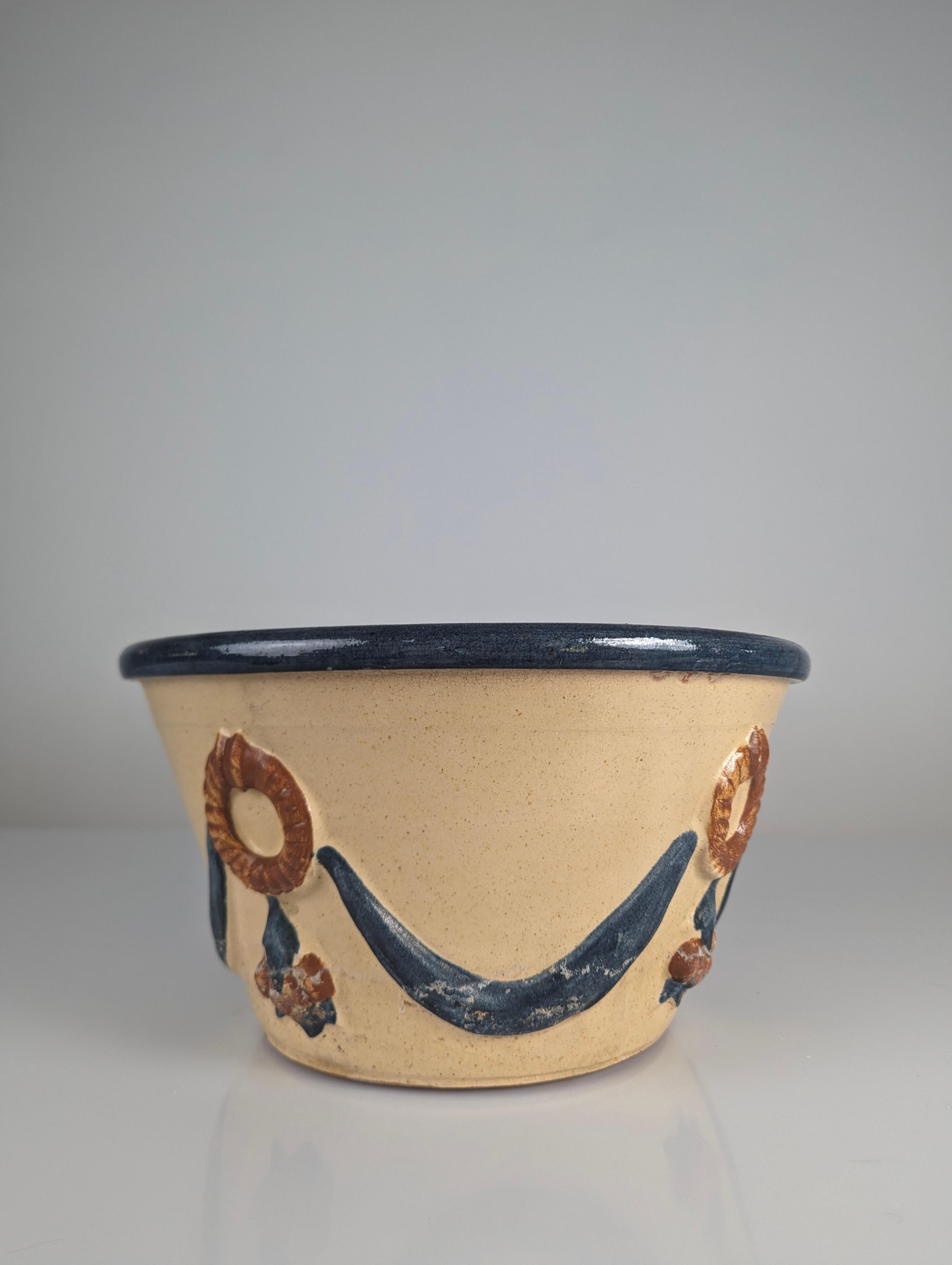Glazed Ceramic Flowerpot by Morillo Bros, Málaga, 1940s In Good Condition For Sale In Benalmadena, ES