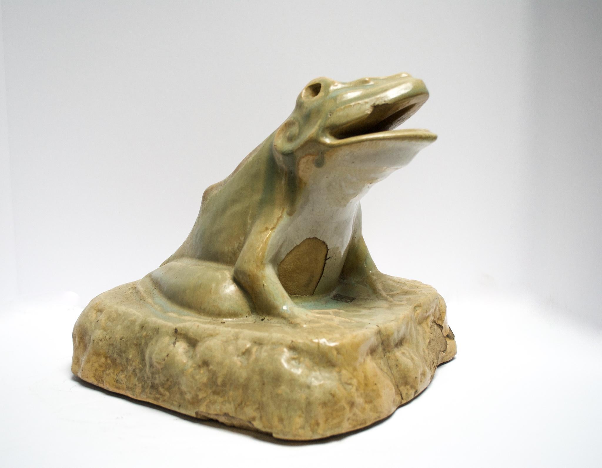 Brunnenkopf aus glasierter Keramik mit Frosch (Glasiert) im Angebot