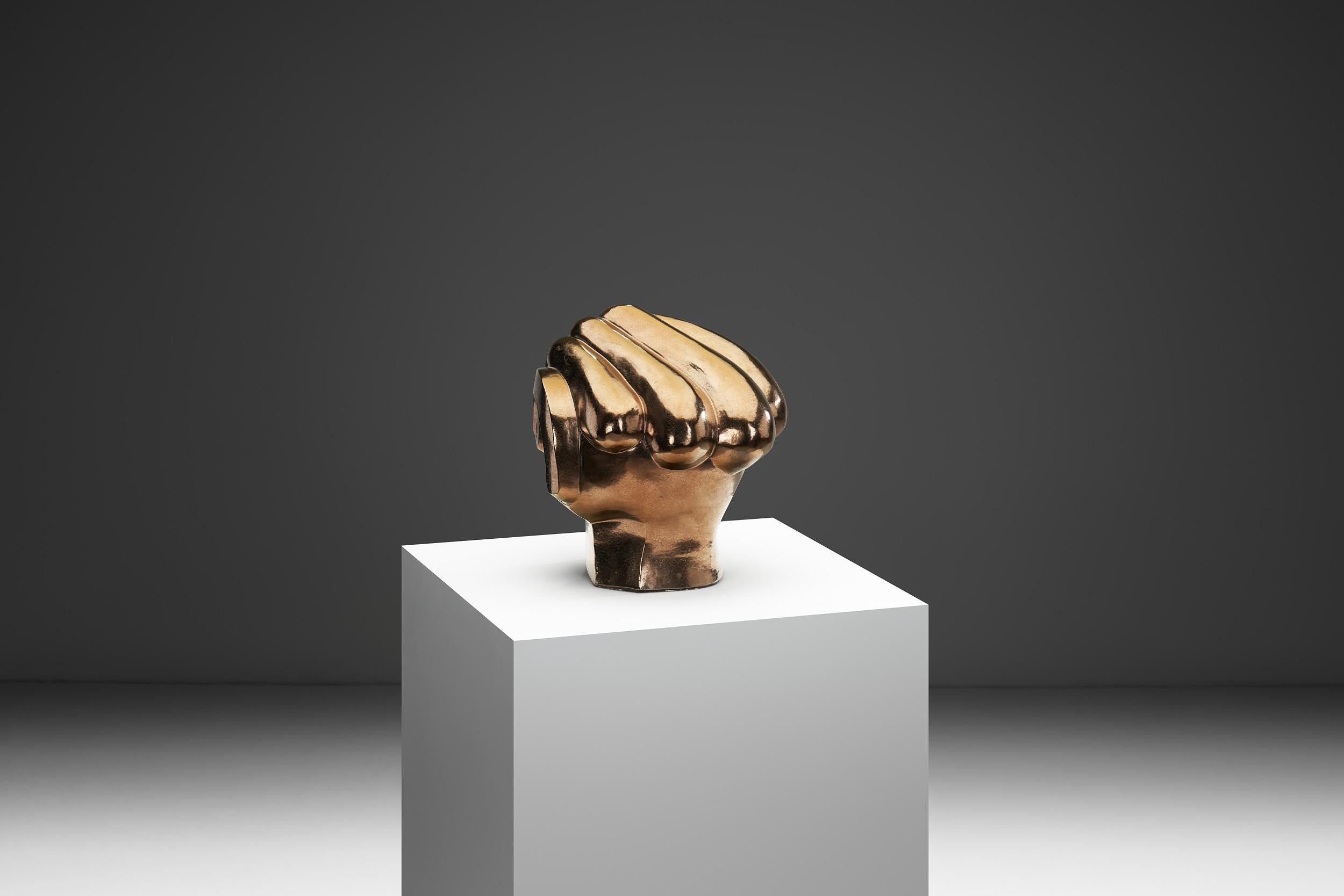 Postmoderno Scultura di testa in ceramica smaltata di Roy Terbeek, Paesi Bassi 1994 in vendita