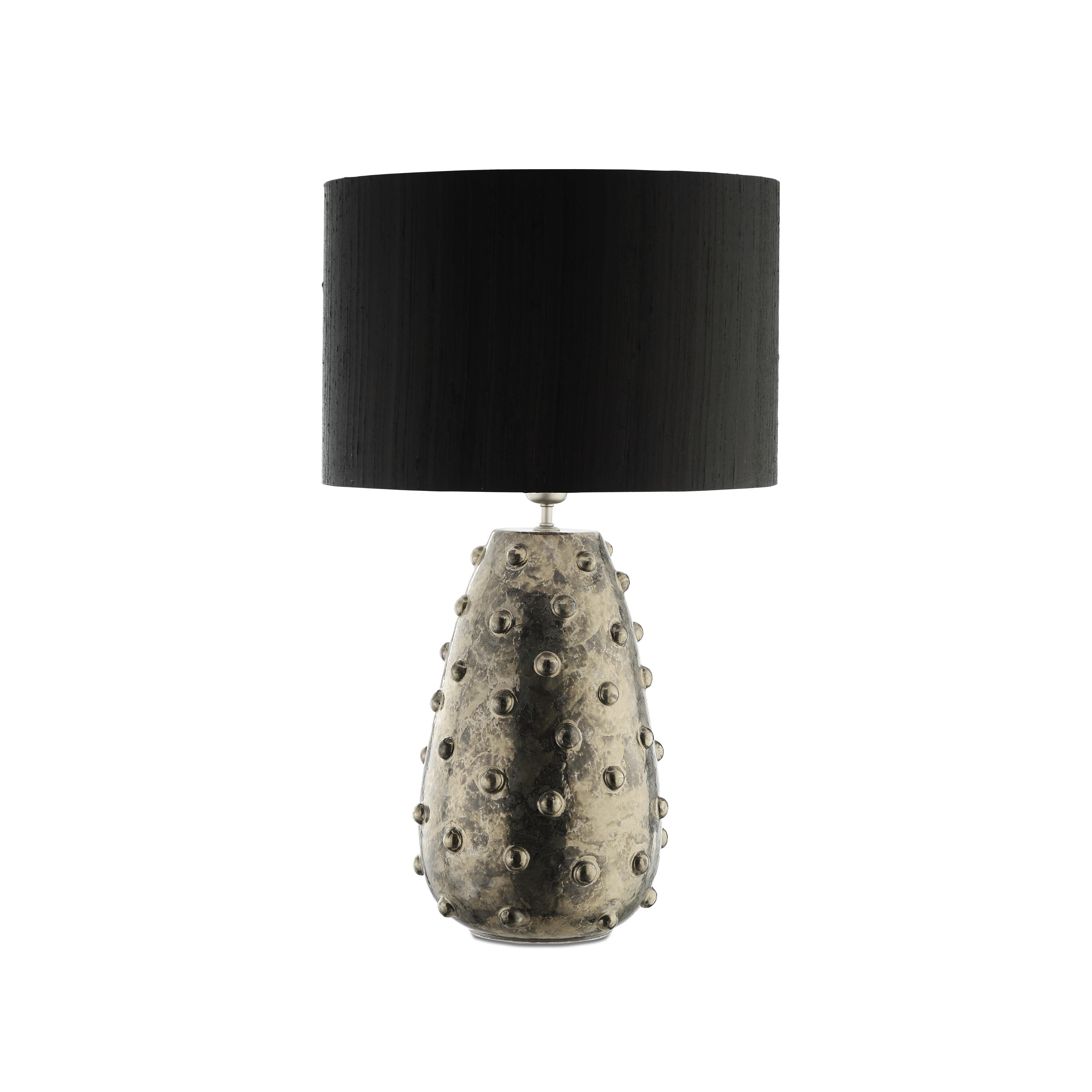 Lampe de table Humus en céramique émaillée par Marioni
Dimensions : L 25 x P 25 x H 41 cm : L 25 x P 25 x H 41 cm. 
Matériaux : Céramique.
Code produit : 02499

Lampe de table Humus en céramique émaillée. Disponible en différentes finitions. Teinte