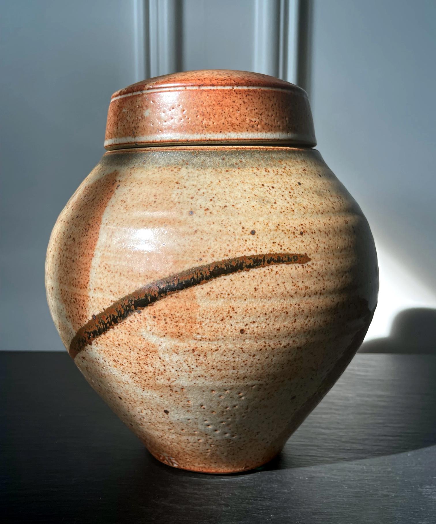 Glasglasiertes Keramikgefäß Studio Pottery Karen Karnes (Glasiert) im Angebot