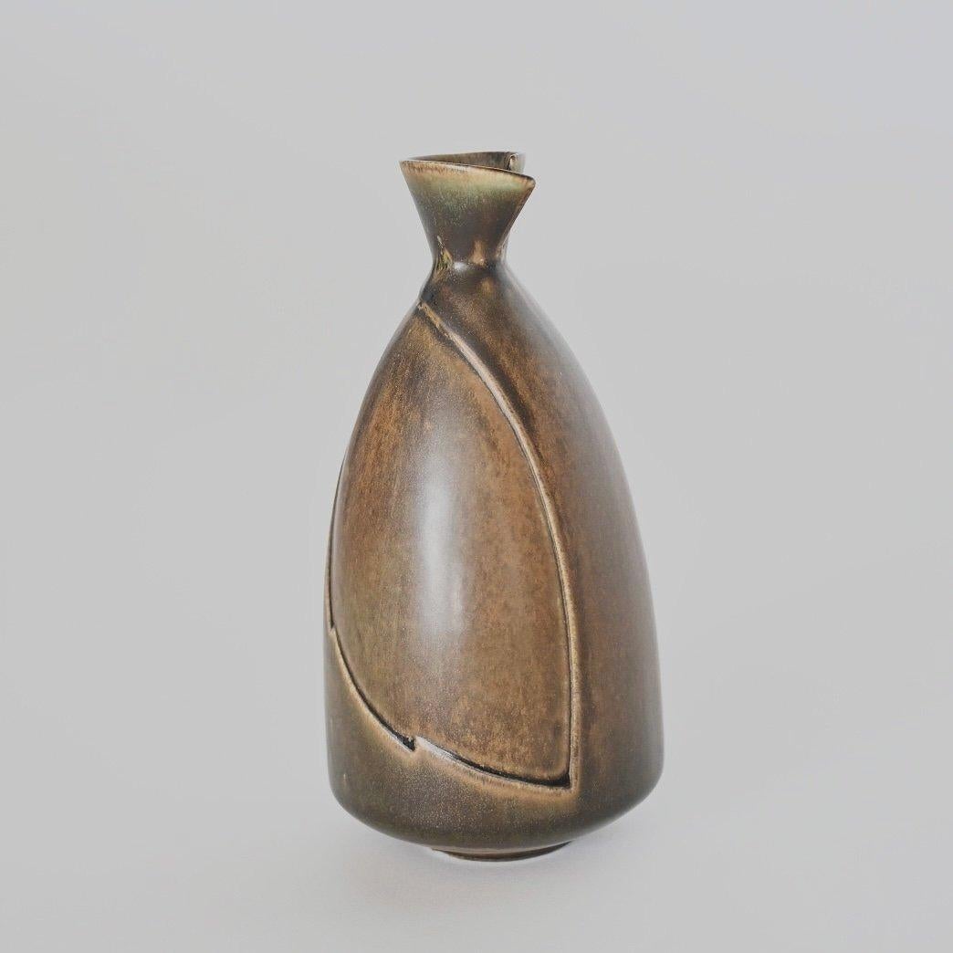 Beautiful glazed ceramic “Löva” Vase by Gabi Citron-Tengborg for Gustavsberg. Sweden, 1960’s.