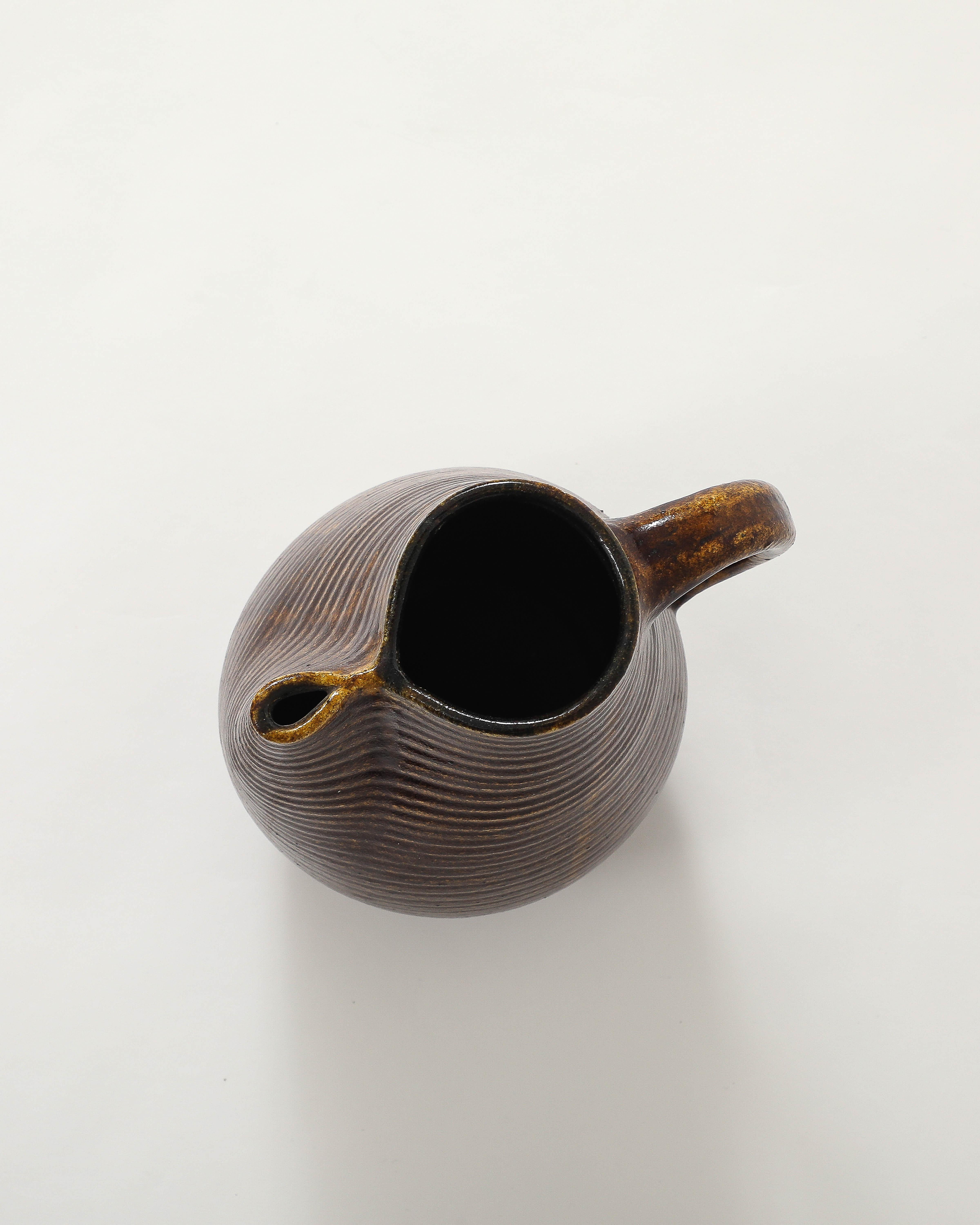 Brocca in ceramica smaltata di Accolay, Francia, 1950 ca. in vendita 8