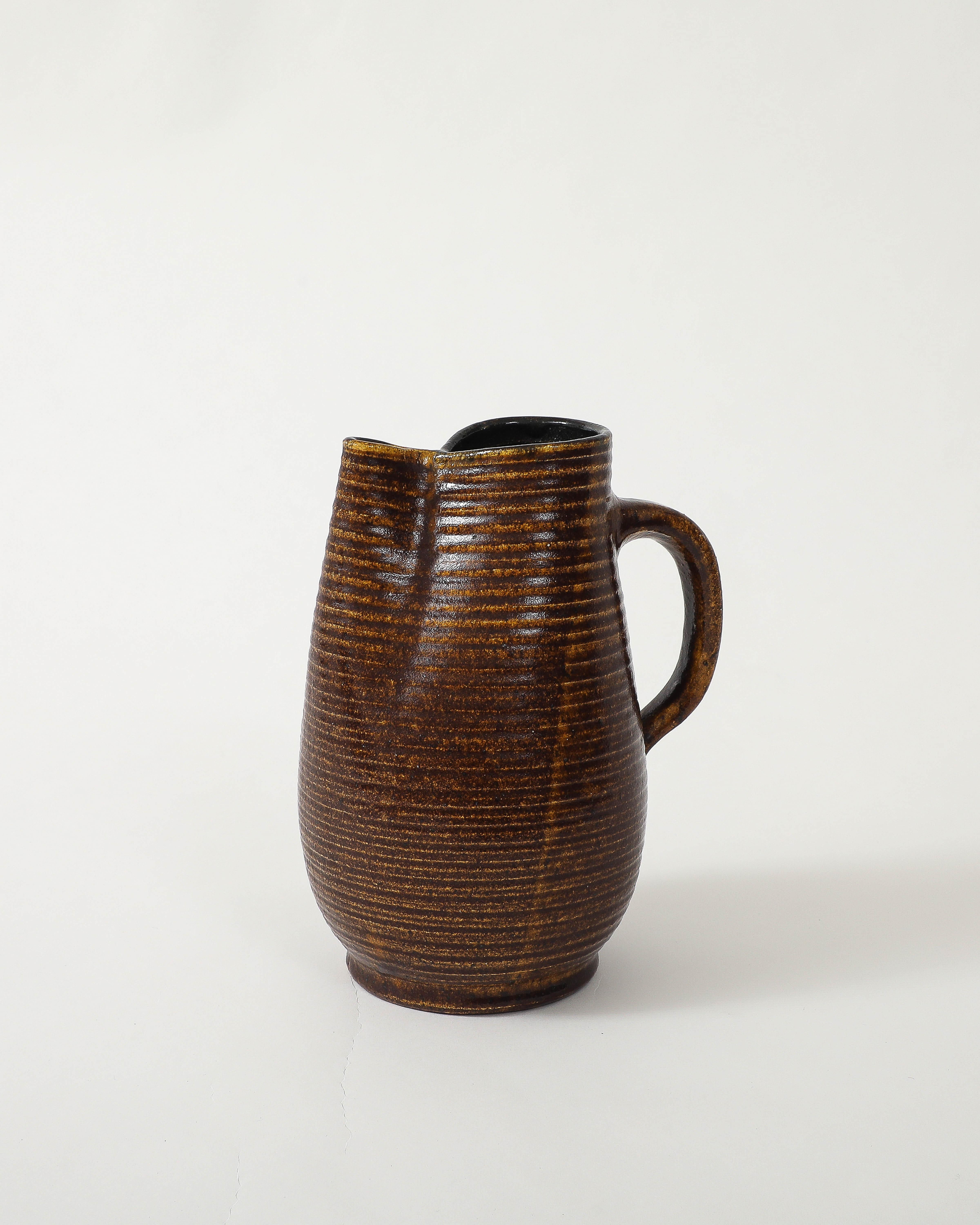 Francese Brocca in ceramica smaltata di Accolay, Francia, 1950 ca. in vendita
