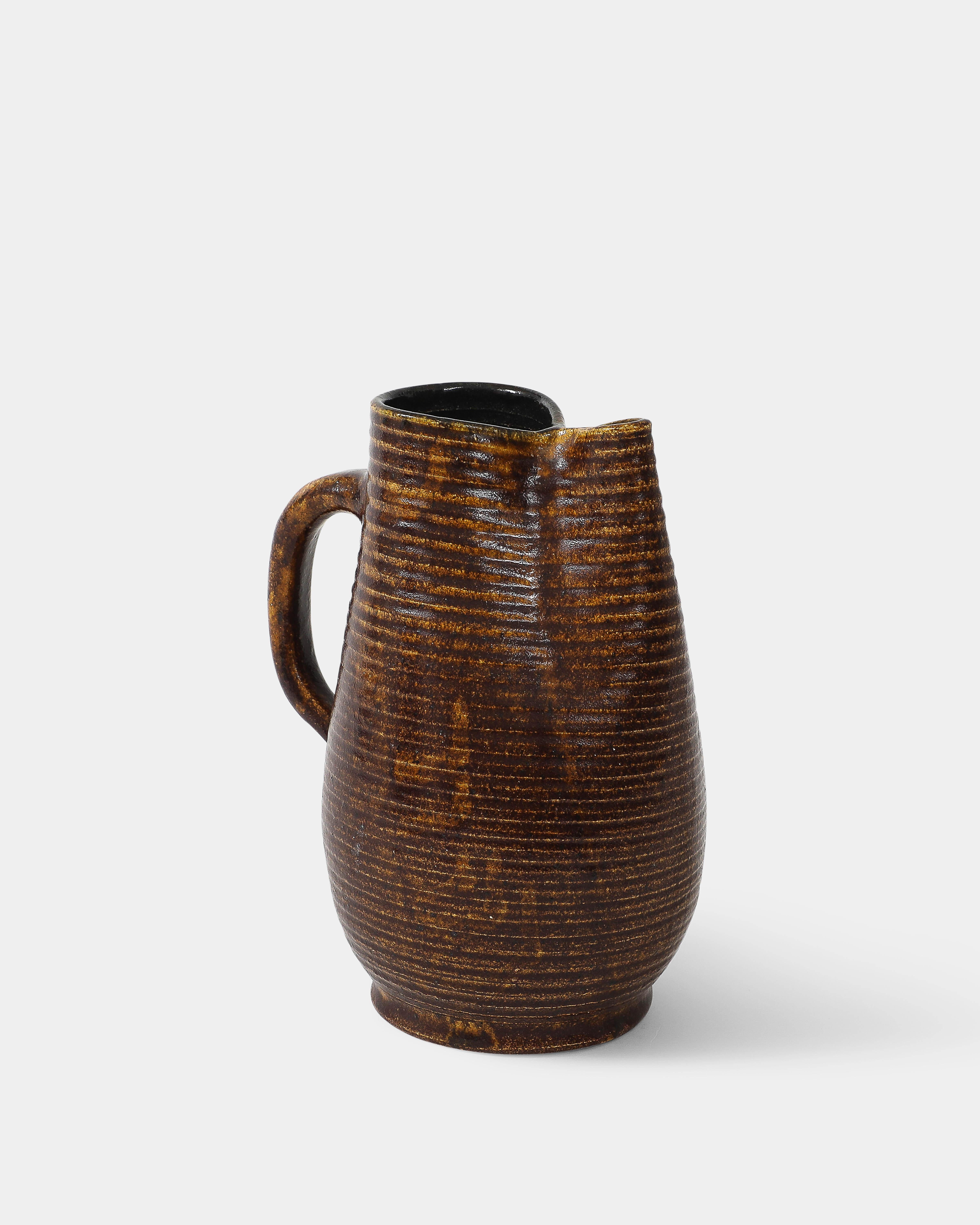 Ceramica Brocca in ceramica smaltata di Accolay, Francia, 1950 ca. in vendita
