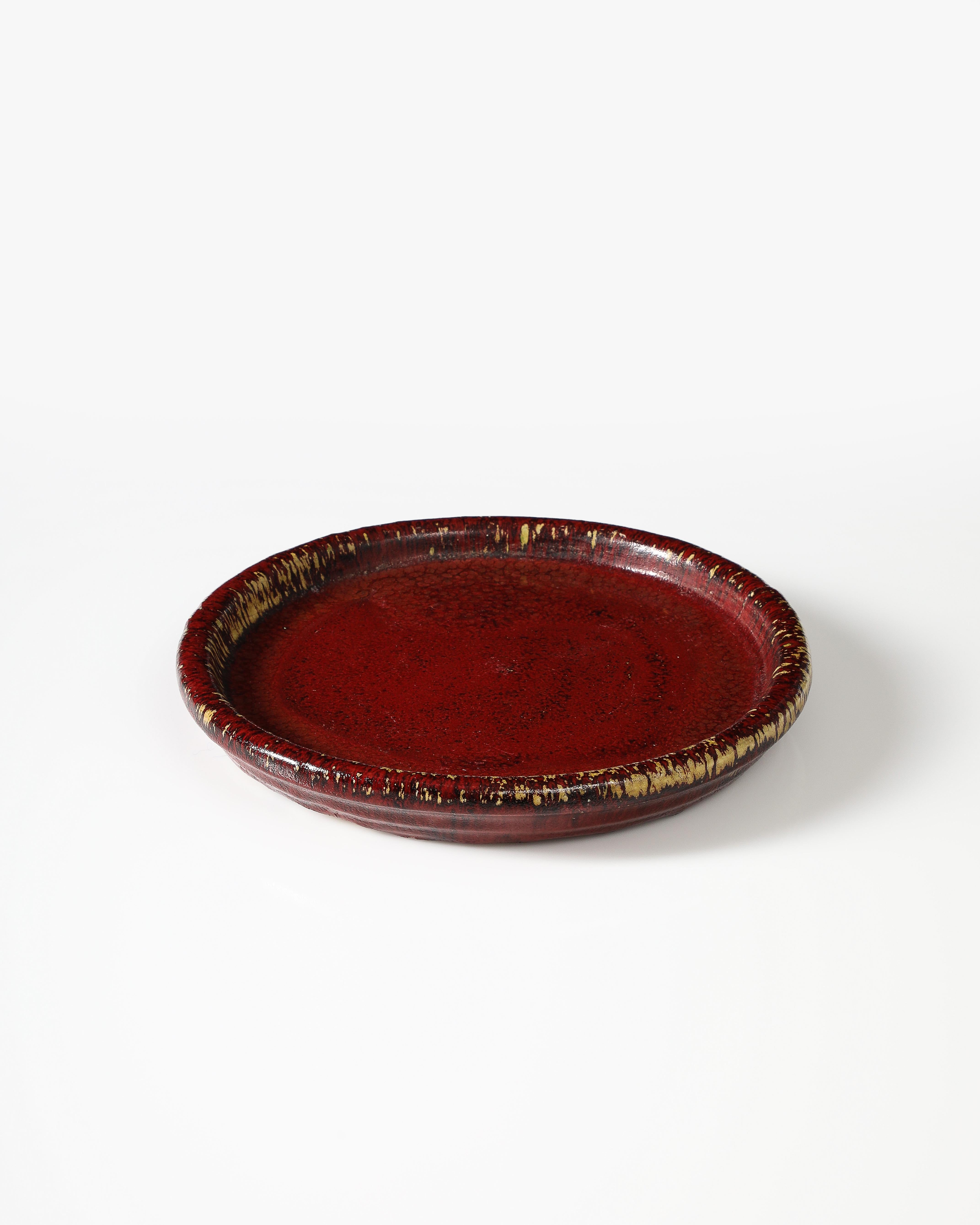 Piatto in ceramica smaltata di Hoganas, Svezia, 1960 ca. In condizioni buone in vendita a New York City, NY