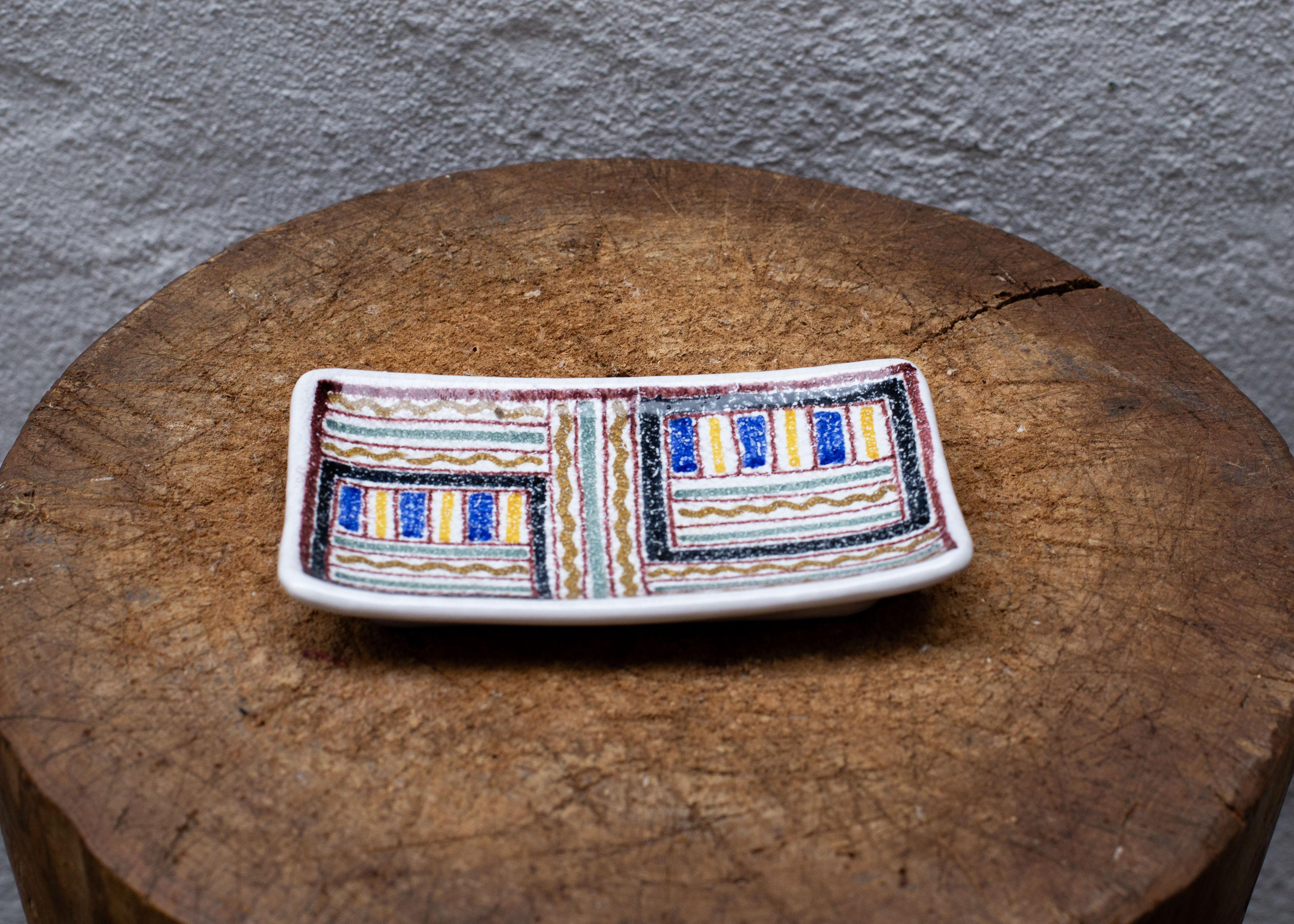 Moderne Assiette/Vide Poche en céramique émaillée dans le style de Guido Gambone, Italie, c.C. 1960 en vente